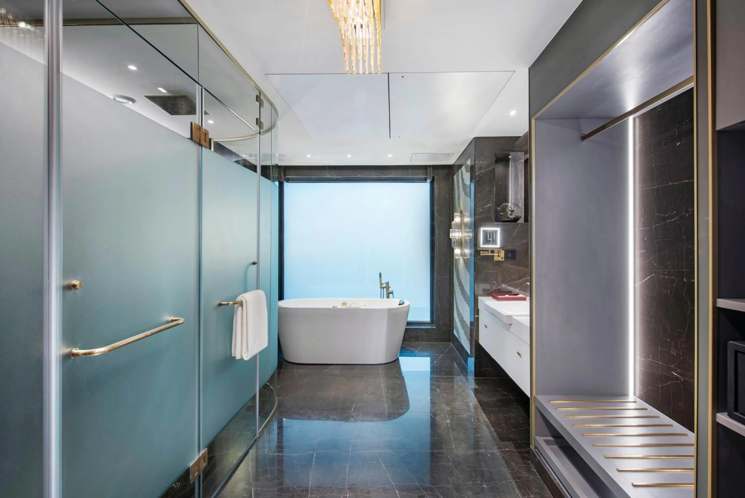 Bathroom, Bed in Radisson Blu Hotel & Suites GRT Chennai