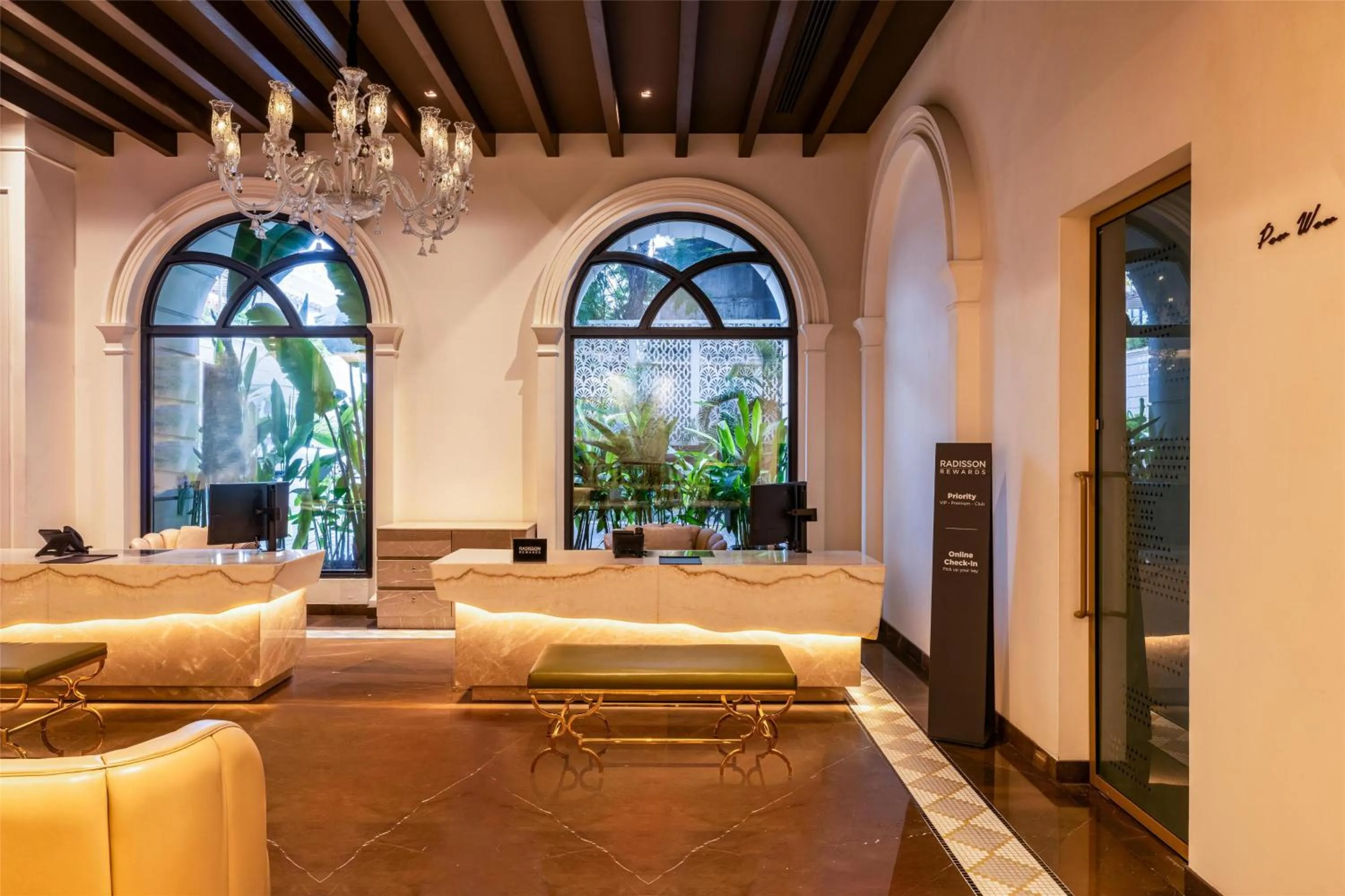 Lobby or reception in Radisson Blu Hotel & Suites GRT Chennai