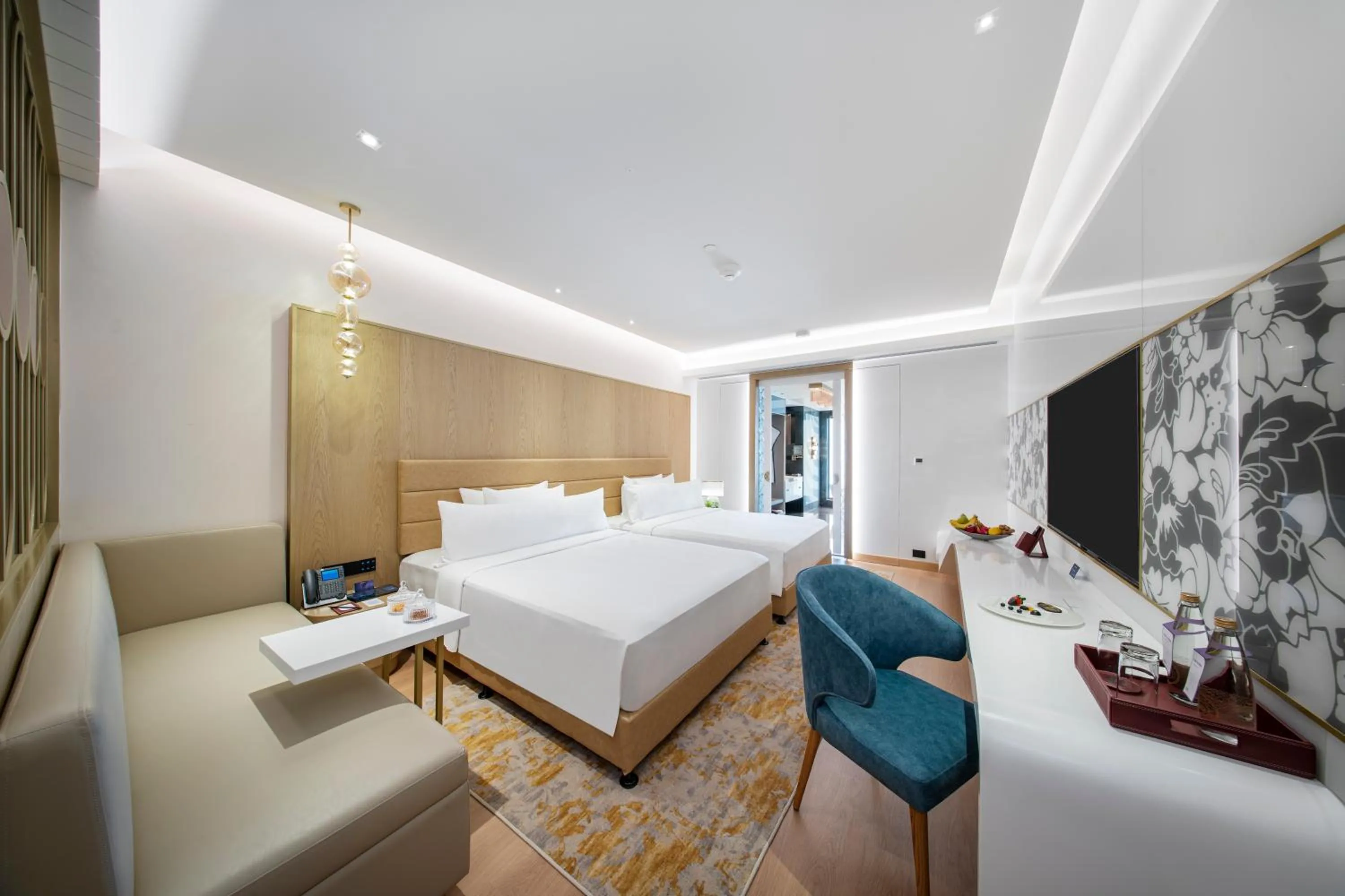 Bed in Radisson Blu Hotel & Suites GRT Chennai