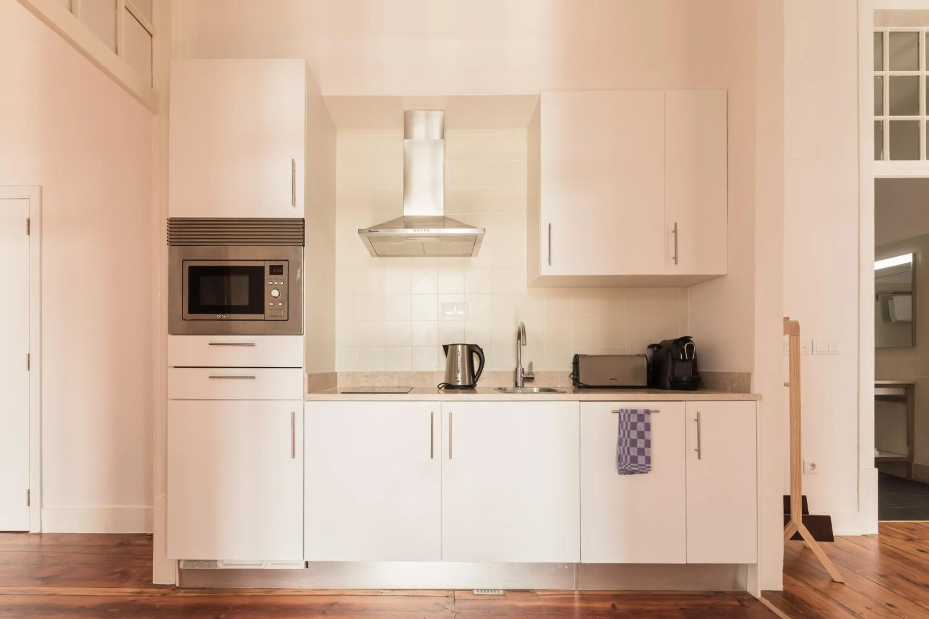 Kitchen or kitchenette in The Visionaire Apartments