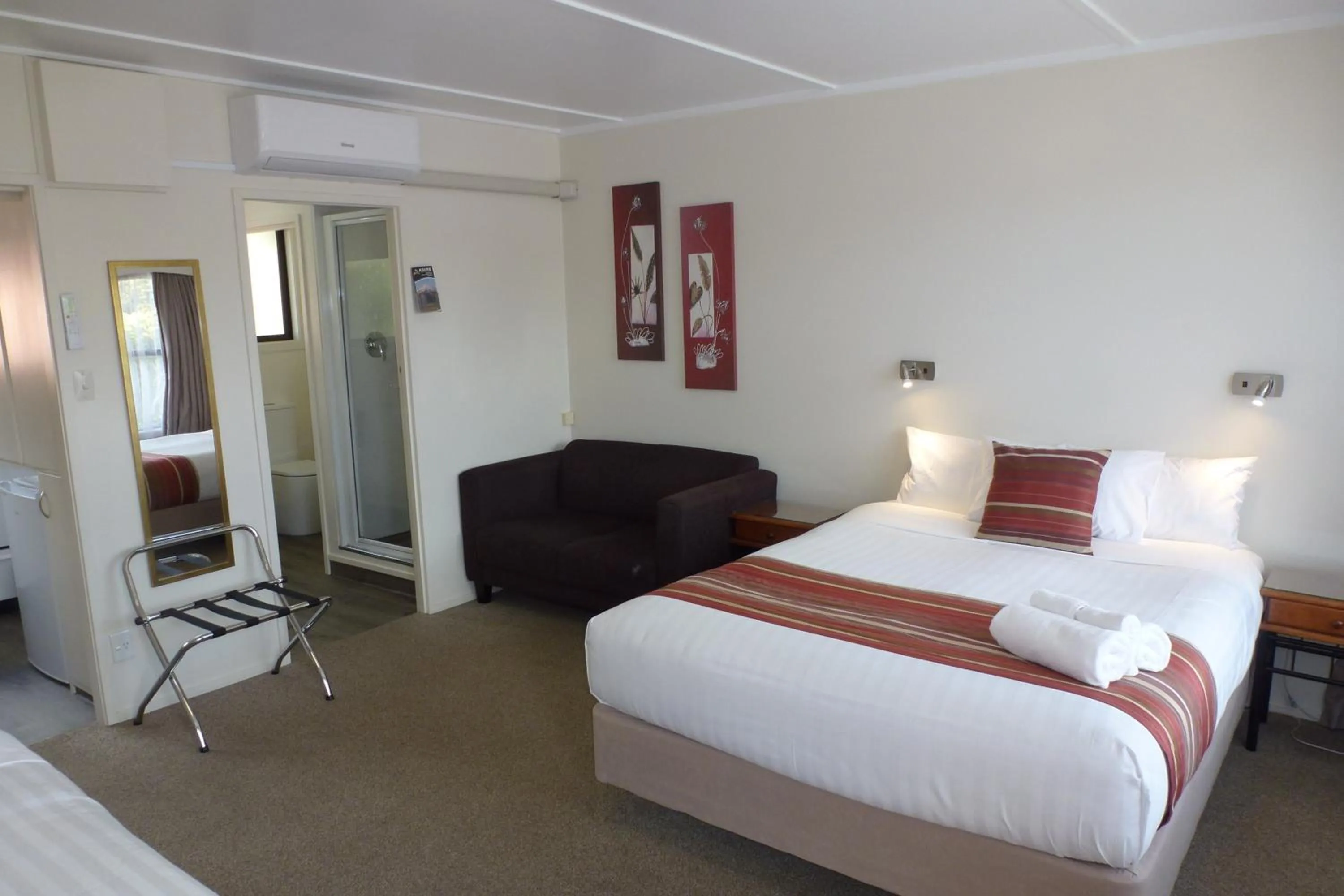 Bed in ASURE Adcroft Motel