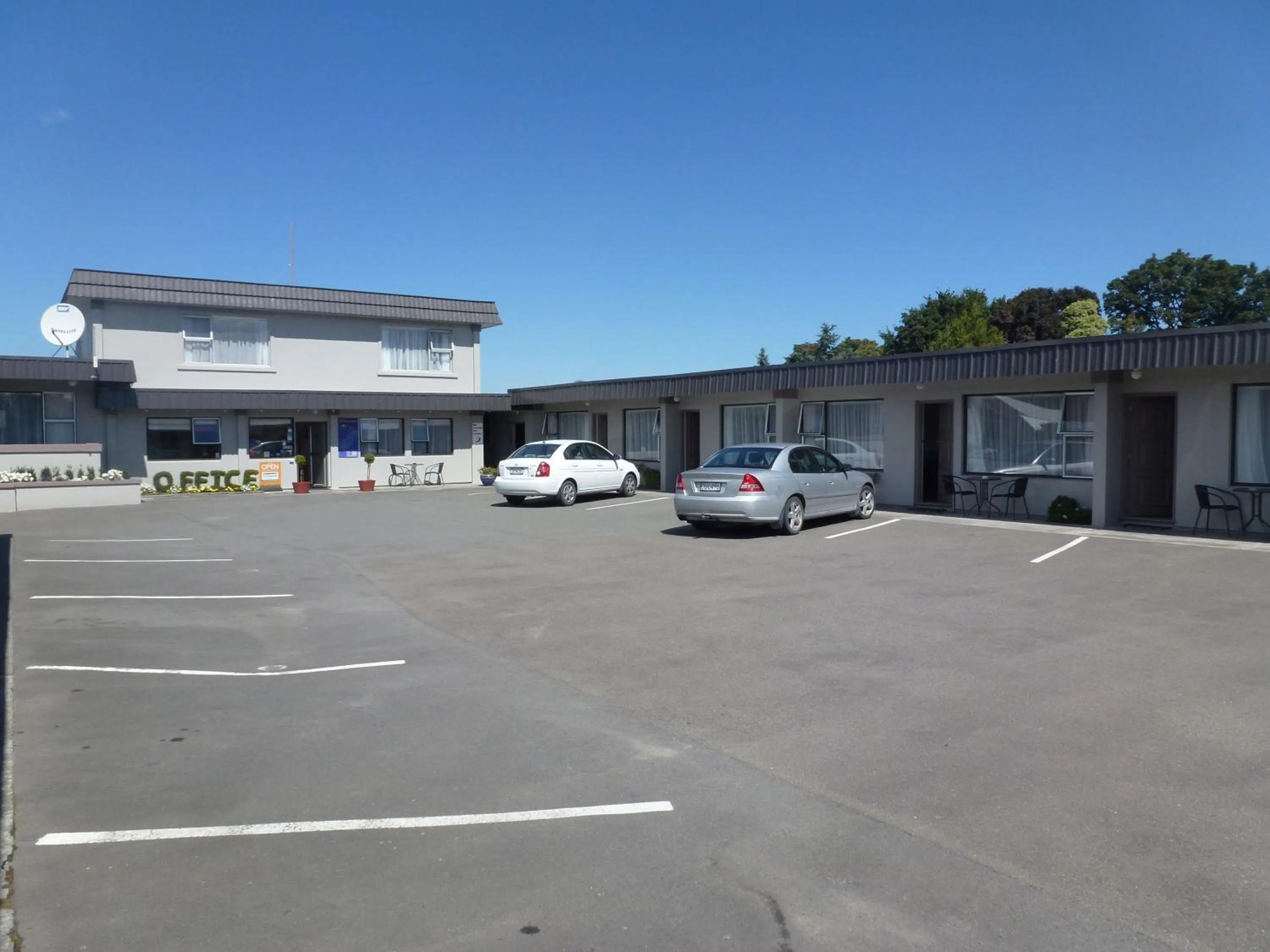 Facade/entrance in ASURE Adcroft Motel