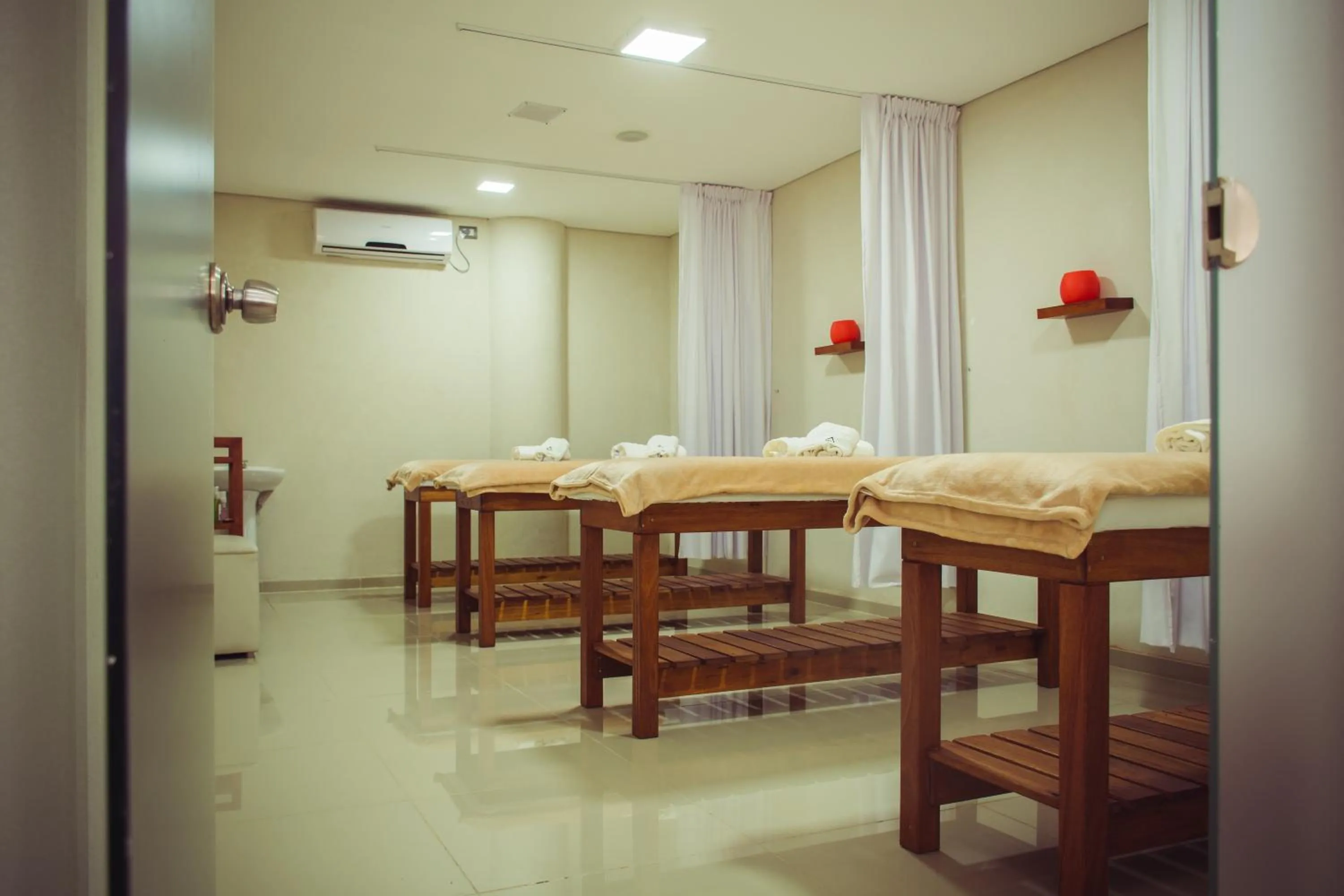 Massage in Eleton Resort & Spa