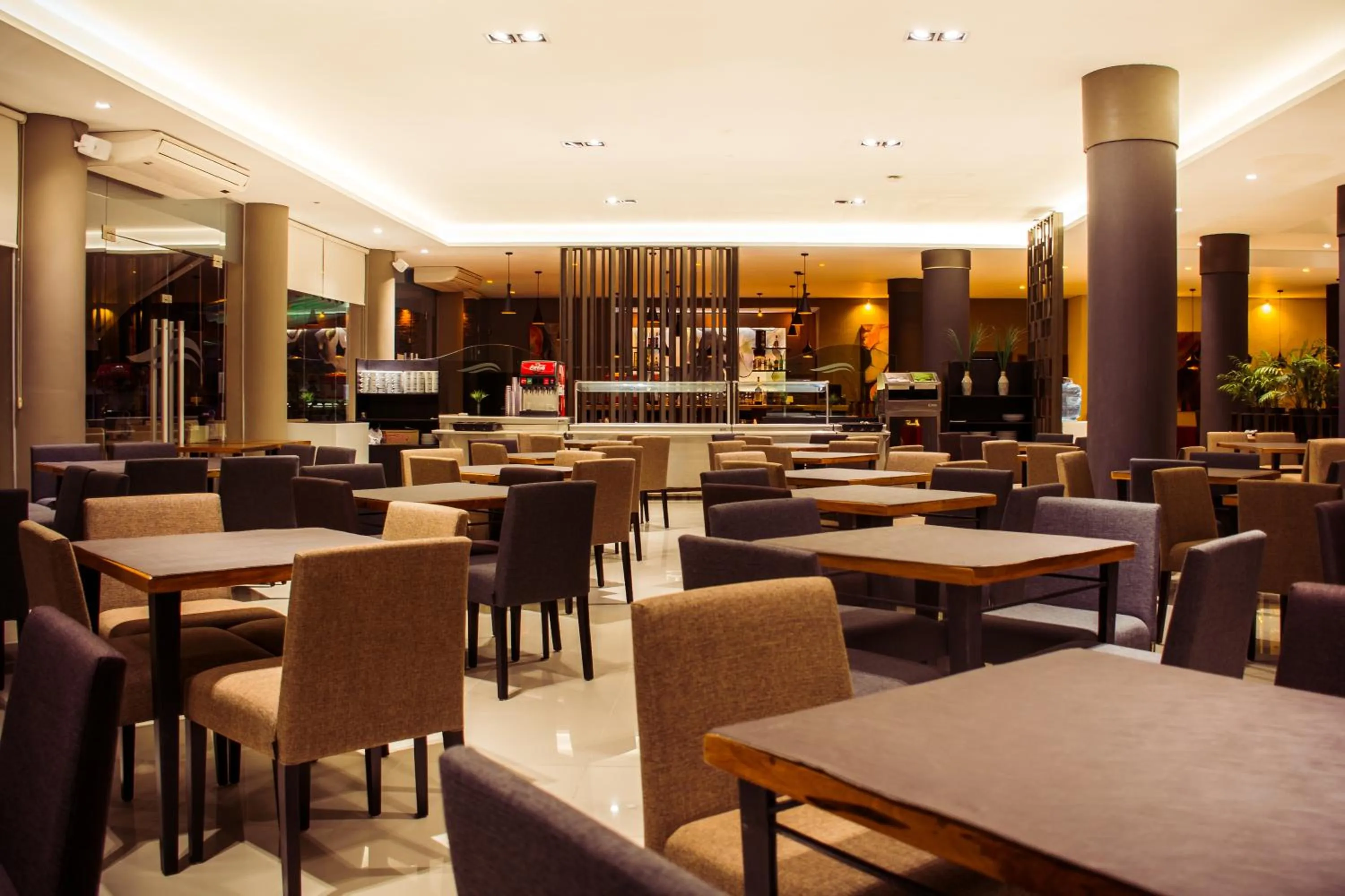 Restaurant/places to eat in Eleton Resort & Spa