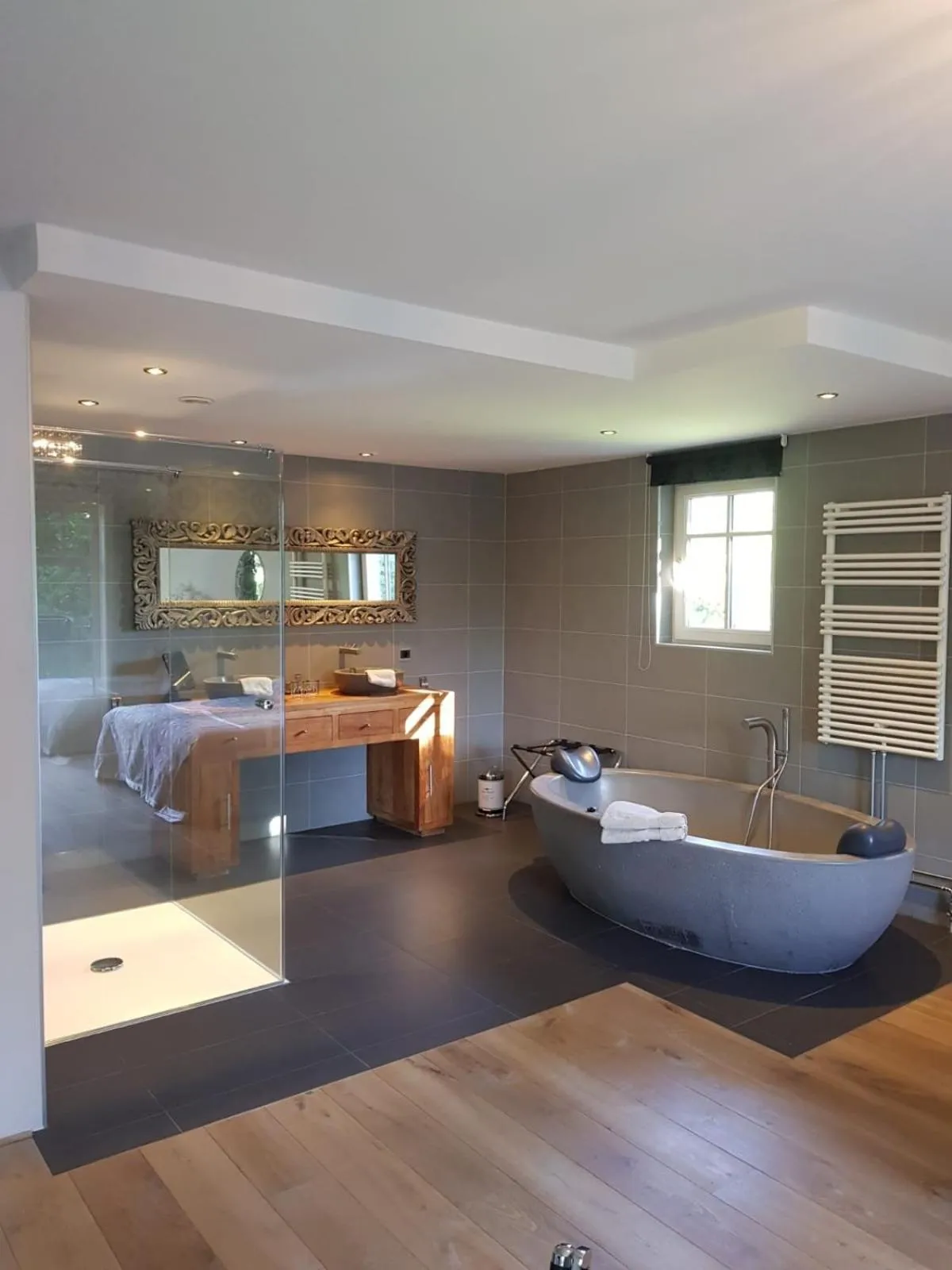 Bath in Bed and breakfast Mooi Achel