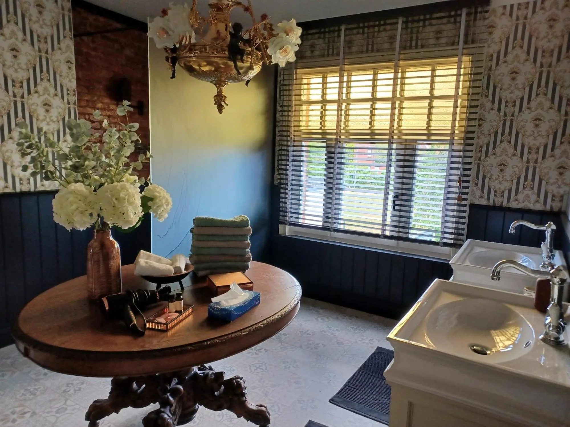 Bathroom in Bed and breakfast Mooi Achel