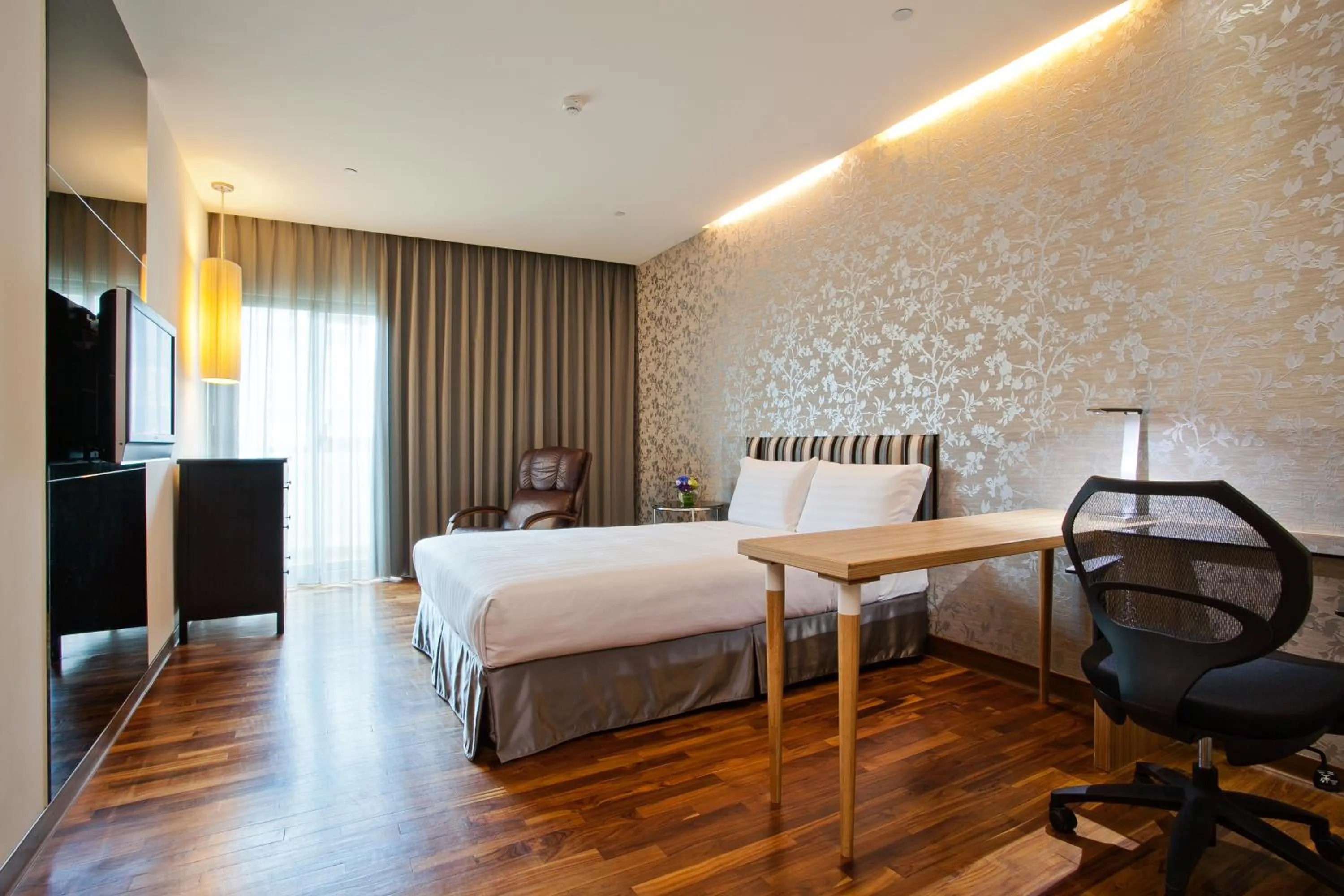 Bed in Howard Plaza Hotel Hsinchu