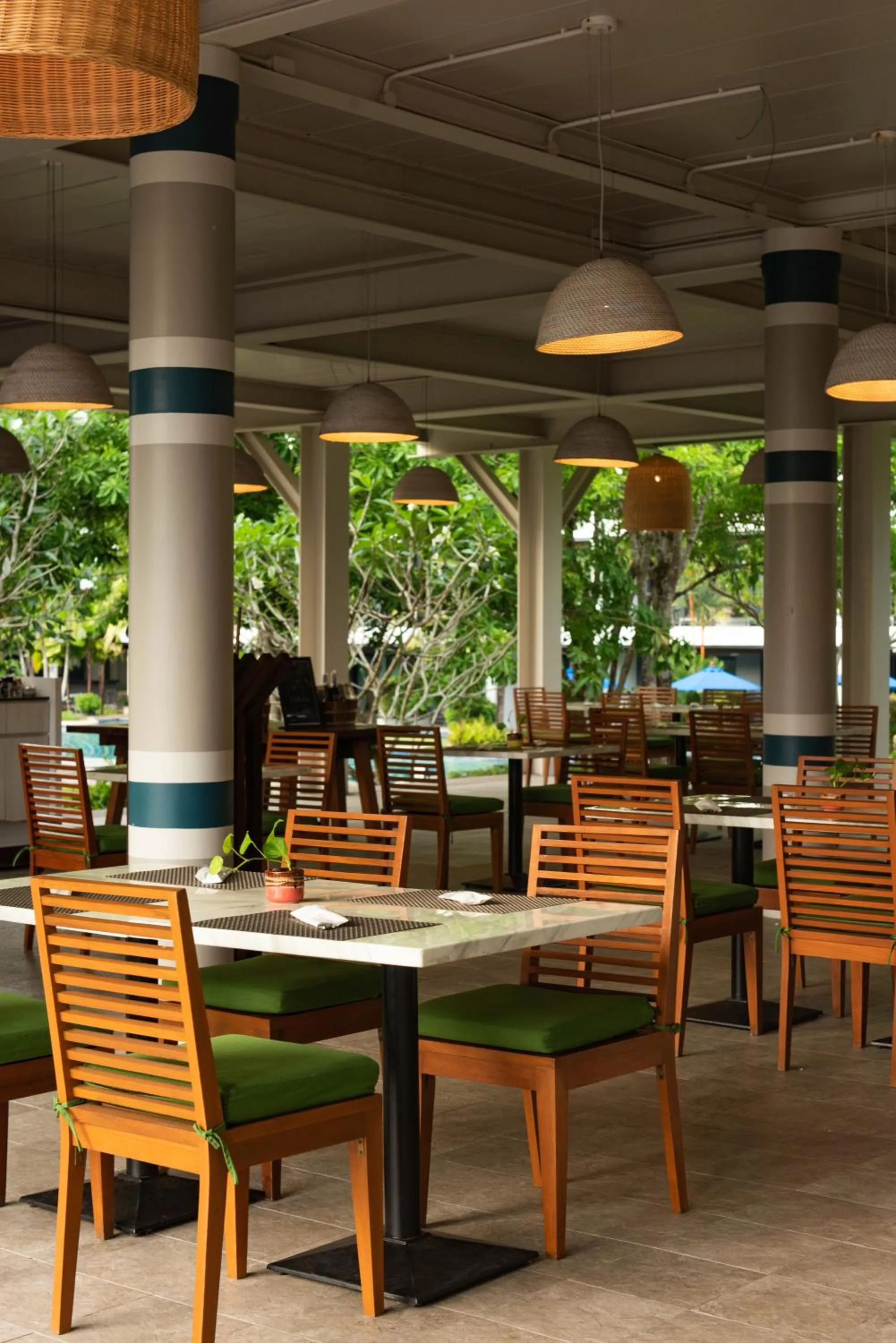 Restaurant/places to eat in Holiday Ao Nang Beach Resort, Krabi