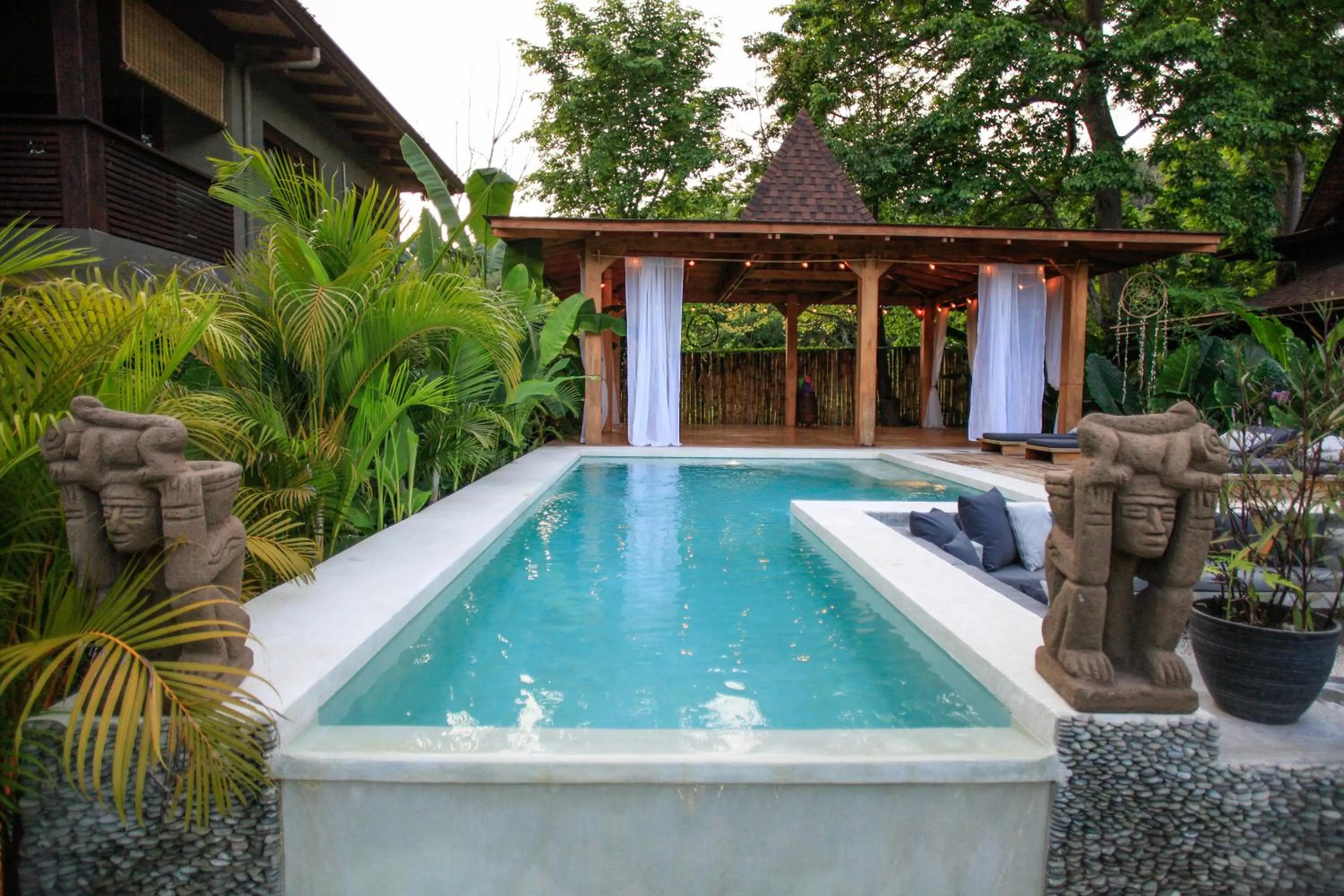 Swimming pool in Lua Villas