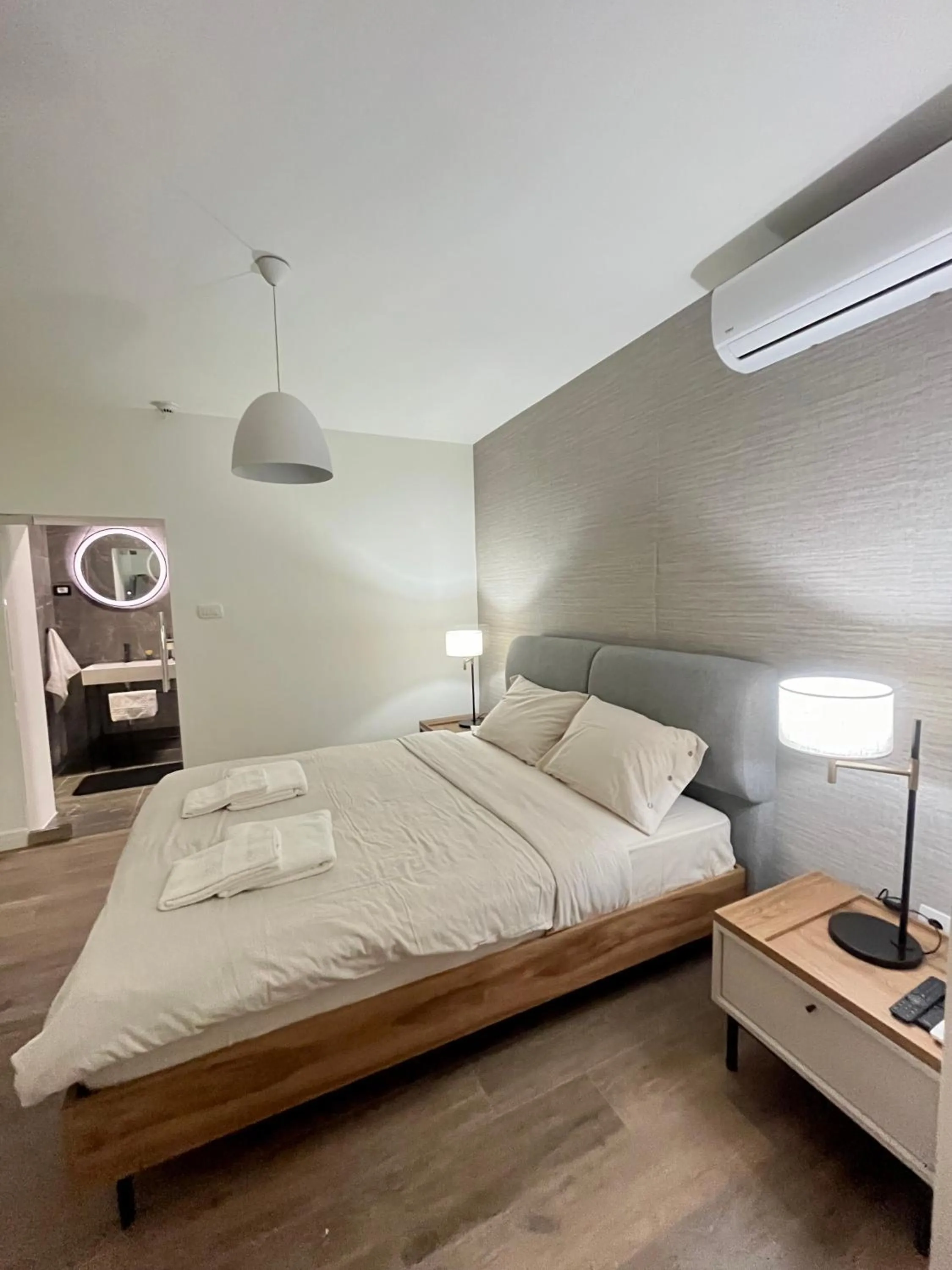 Bed in Apartments & rooms - TIANIS - Self check-in