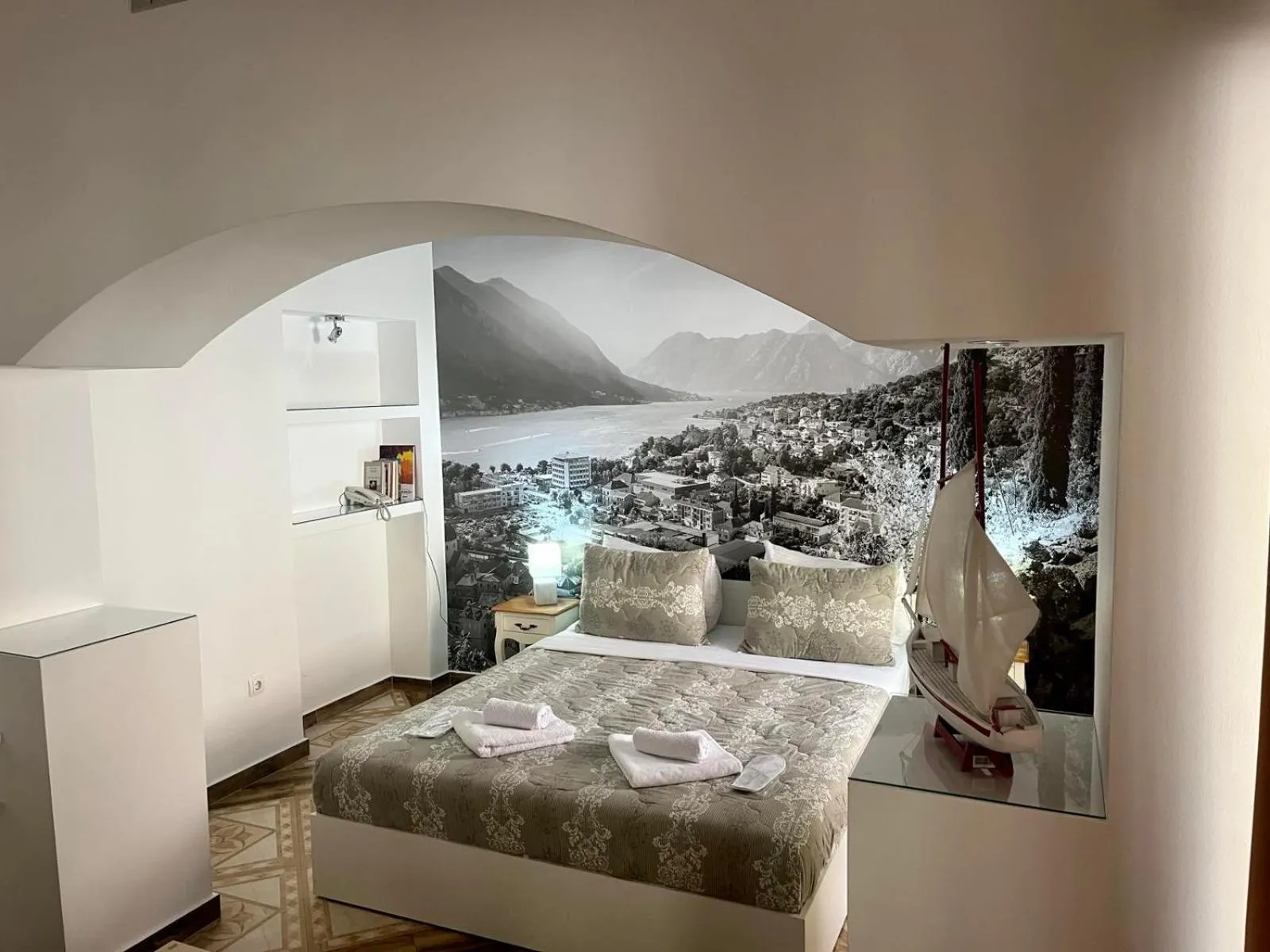 Bed in Apartments & rooms - TIANIS - Self check-in