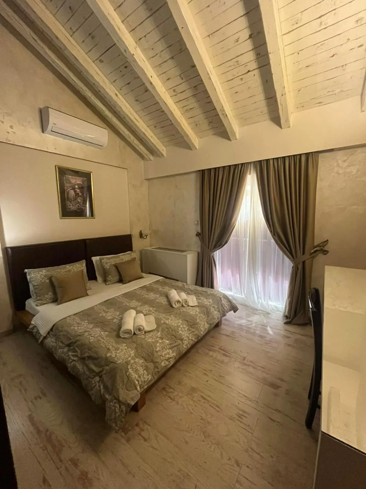 Bed in Apartments & rooms - TIANIS - Self check-in