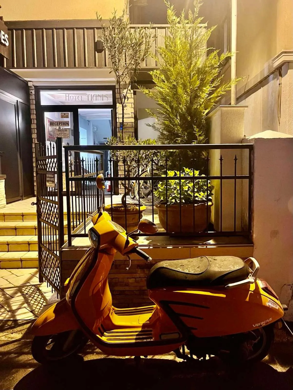 Property building in Apartments & rooms - TIANIS - Self check-in