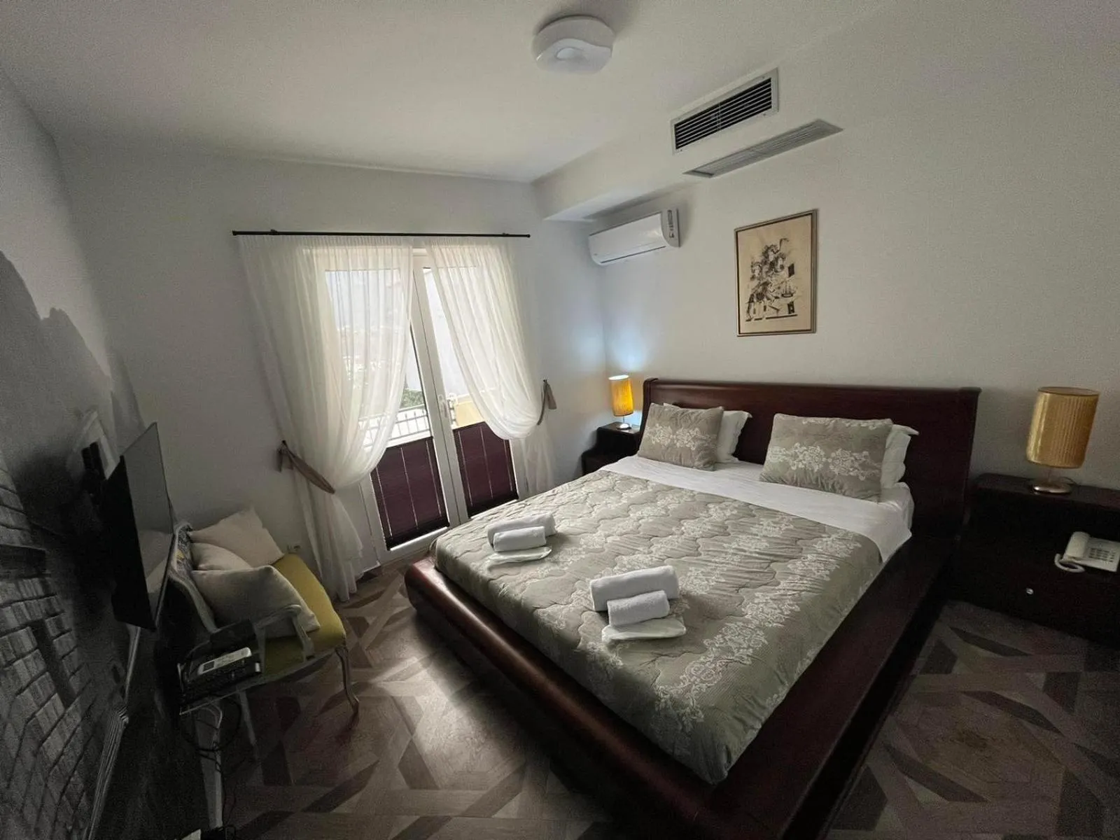 Bed in Apartments & rooms - TIANIS - Self check-in