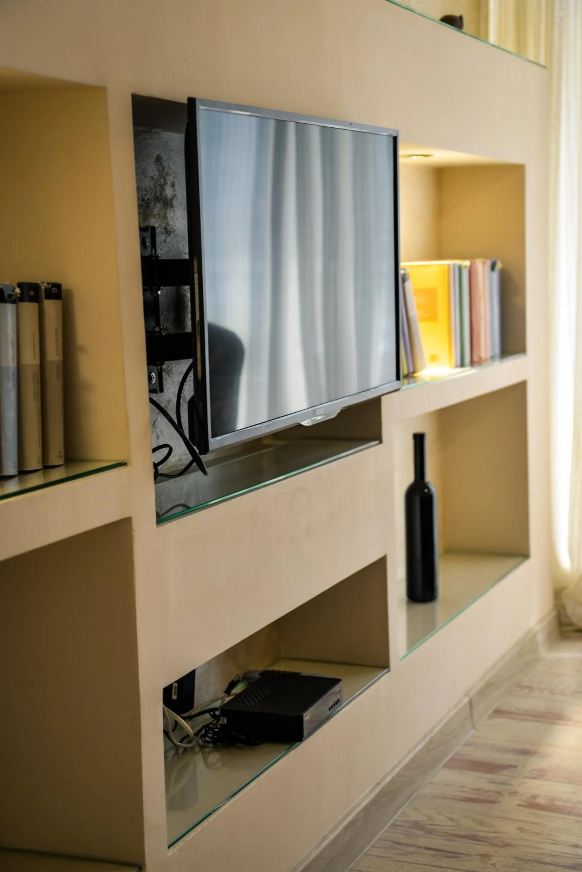 Communal lounge/ TV room in Apartments & rooms - TIANIS - Self check-in