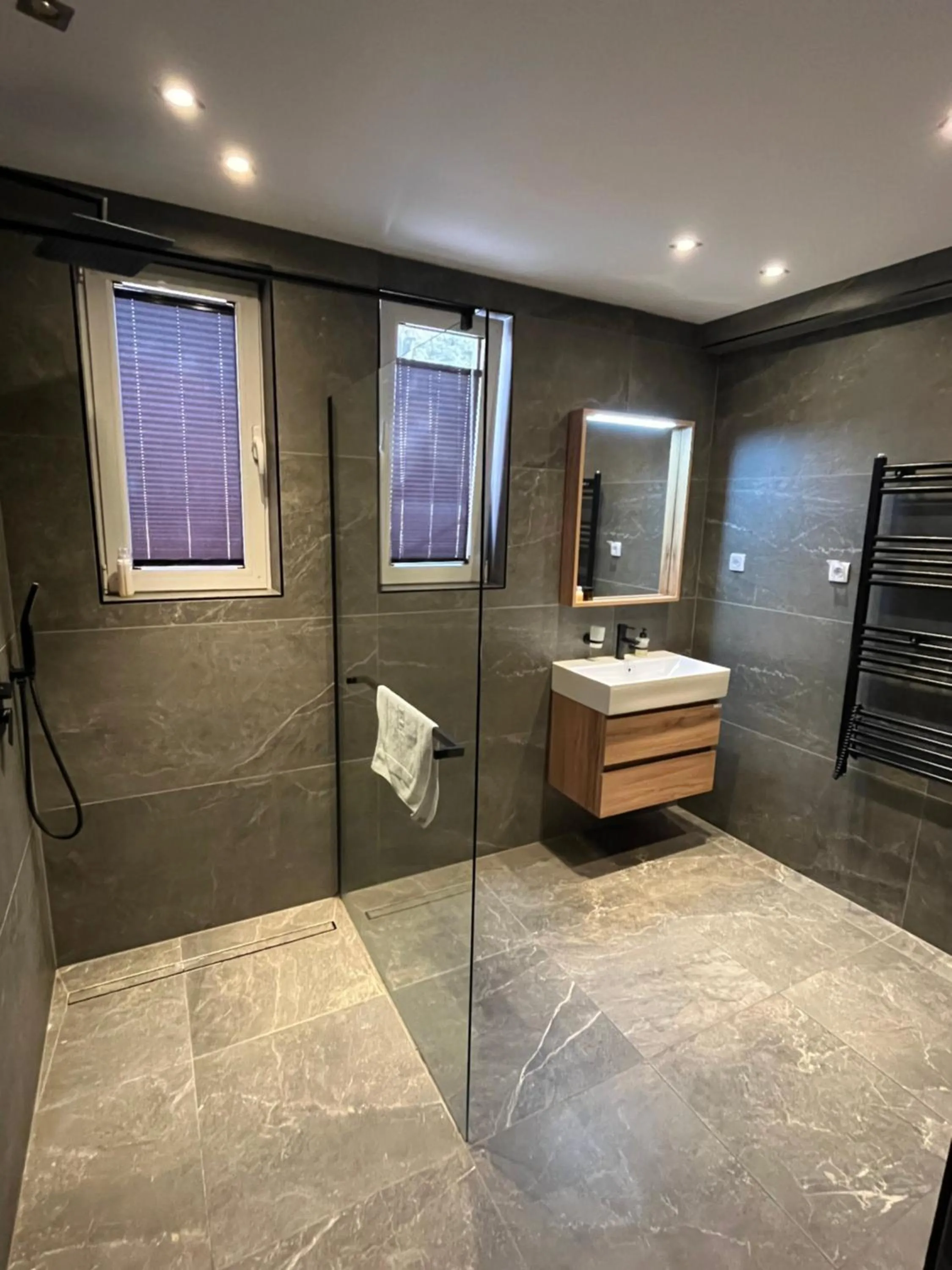 Bathroom in Apartments & rooms - TIANIS - Self check-in