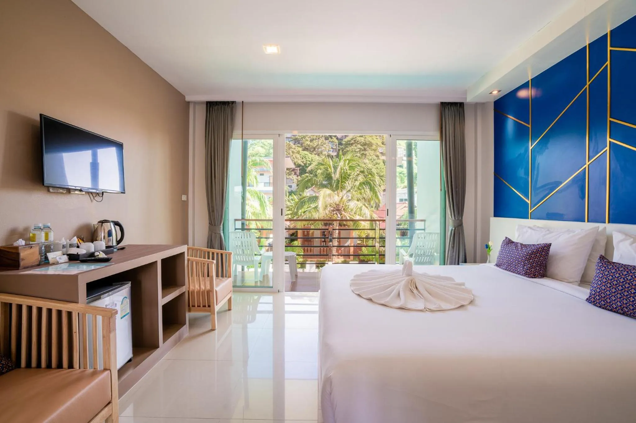 Bed in Phi Phi Anita Resort
