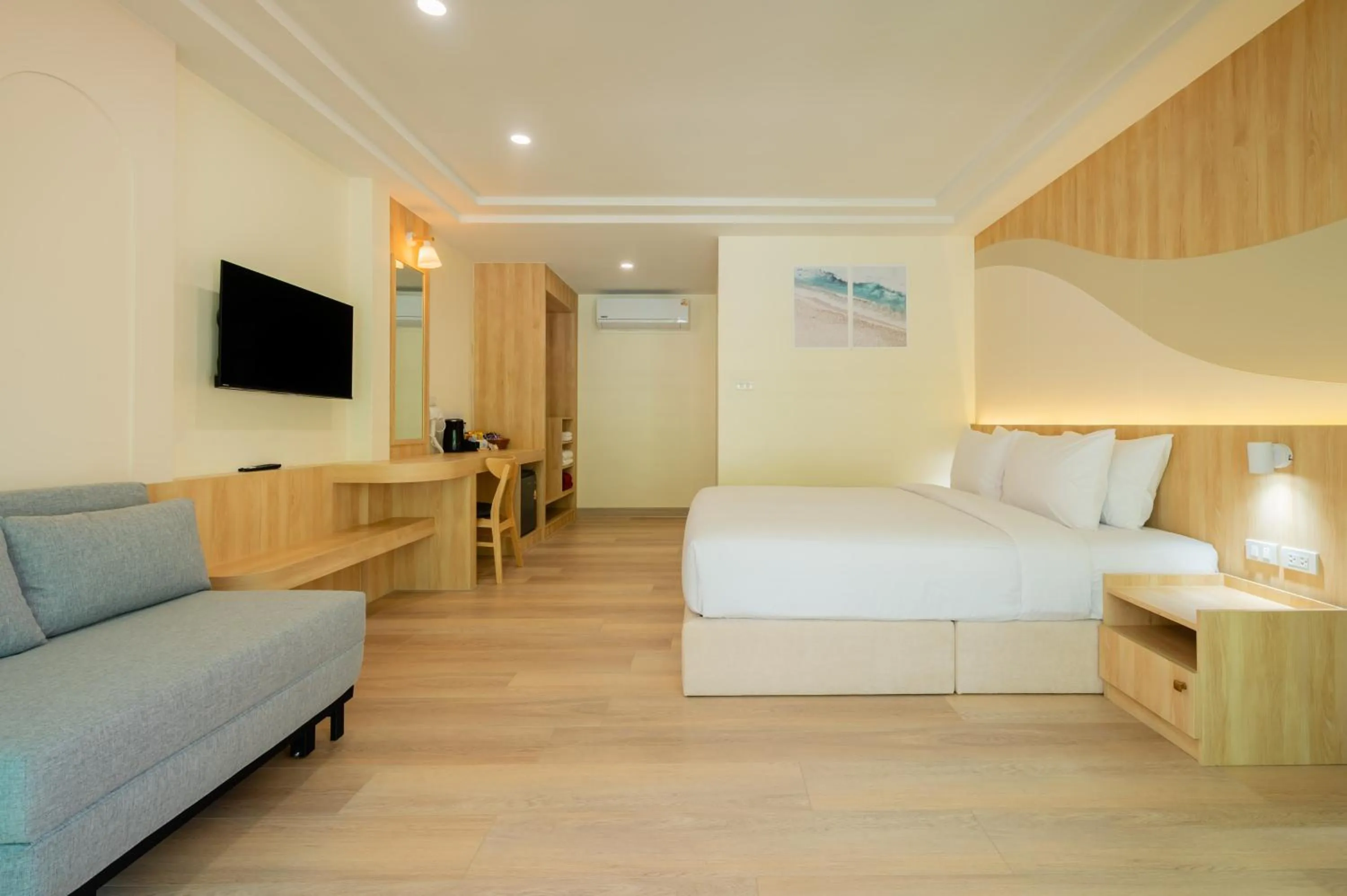 Bed in Phi Phi Anita Resort