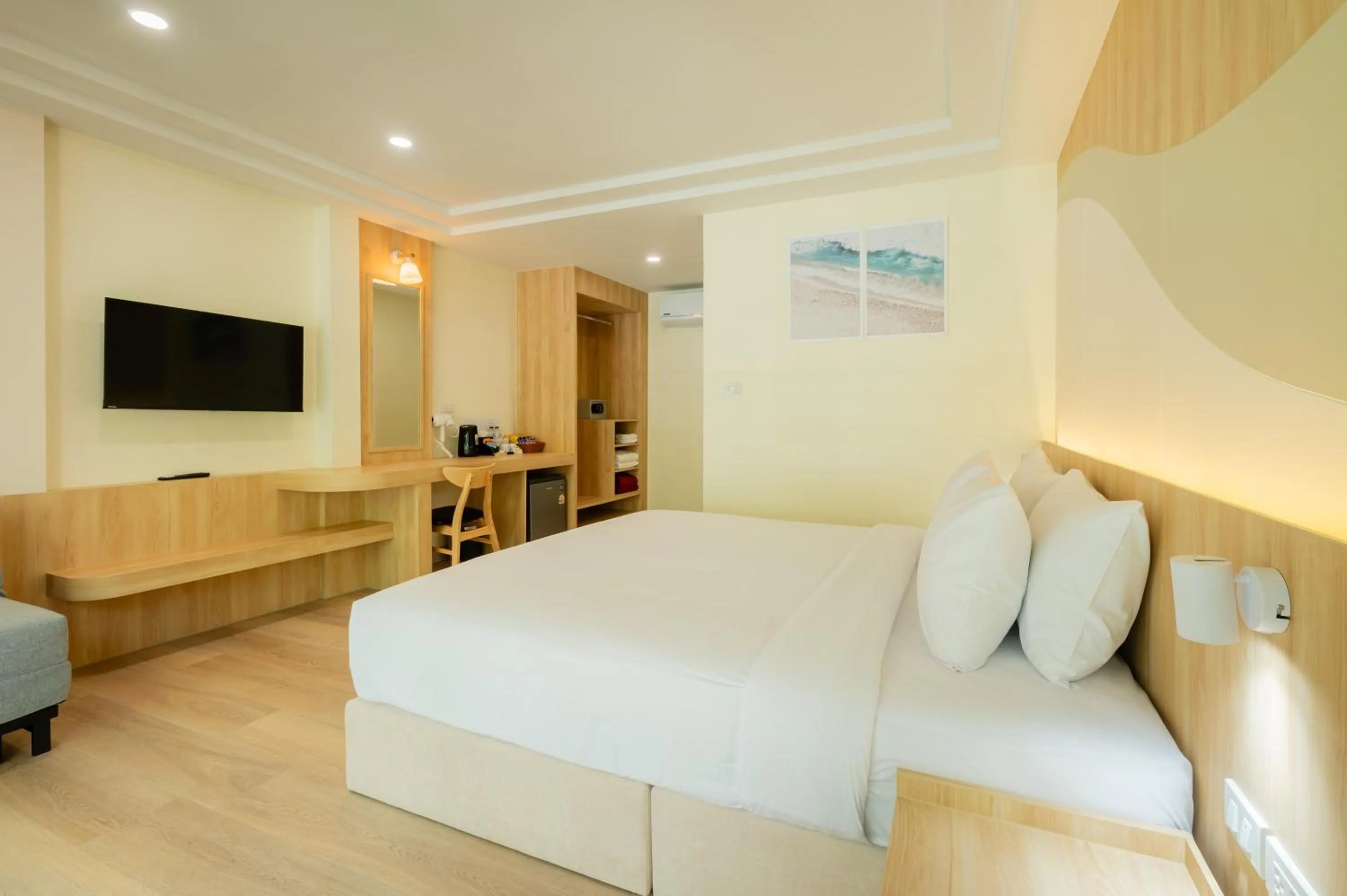 Bed in Phi Phi Anita Resort