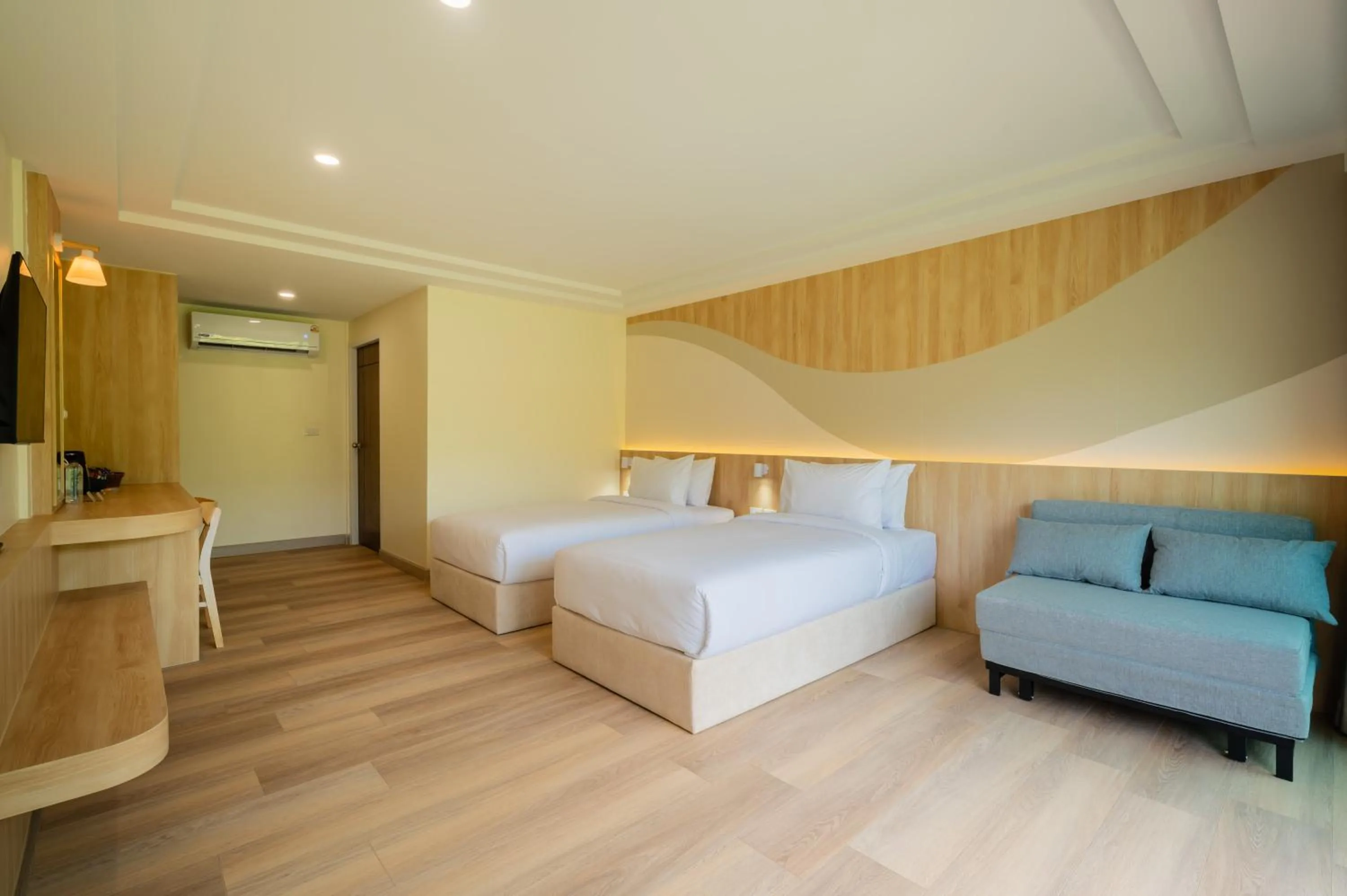 Bed in Phi Phi Anita Resort