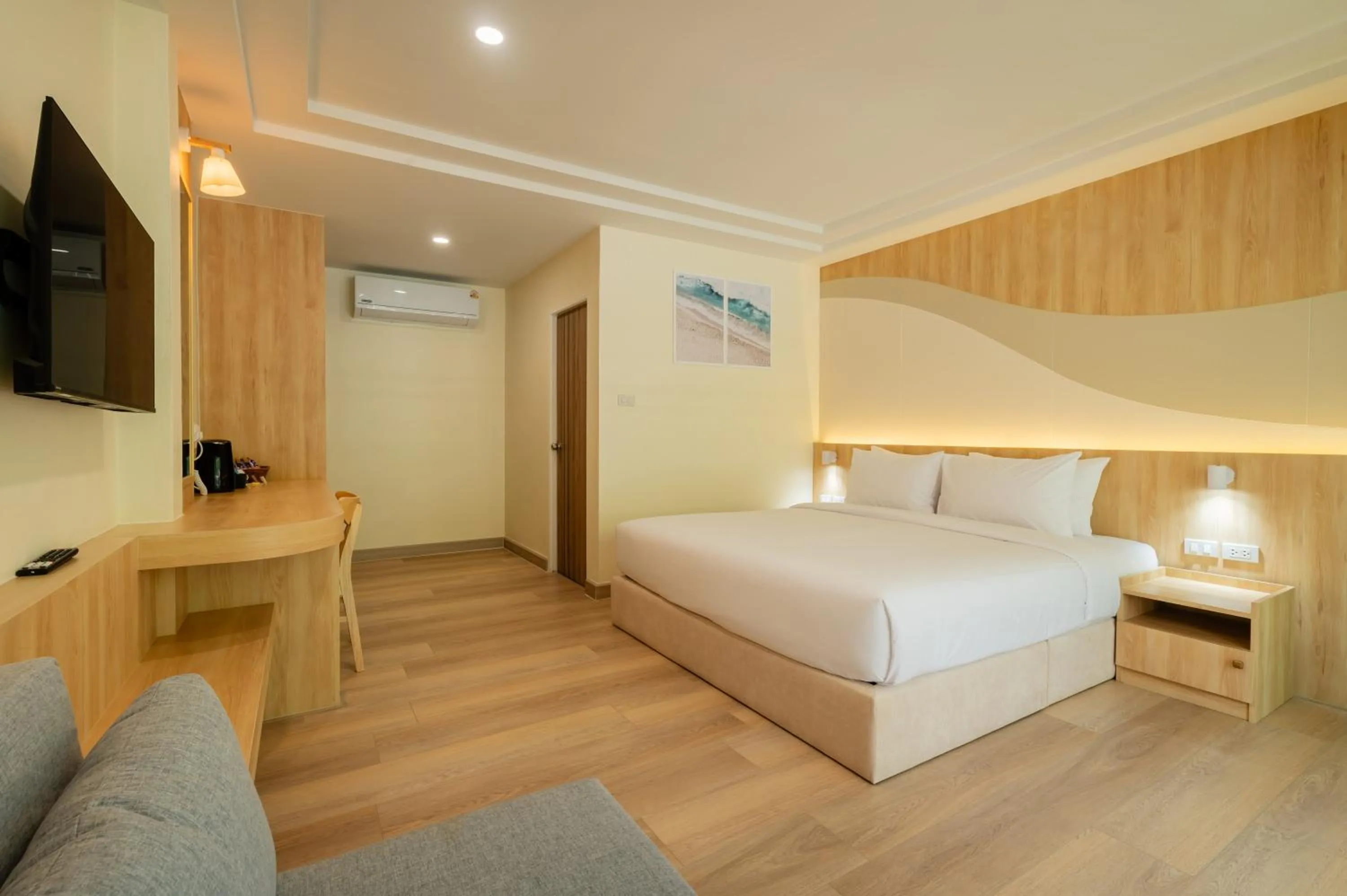 Bed in Phi Phi Anita Resort