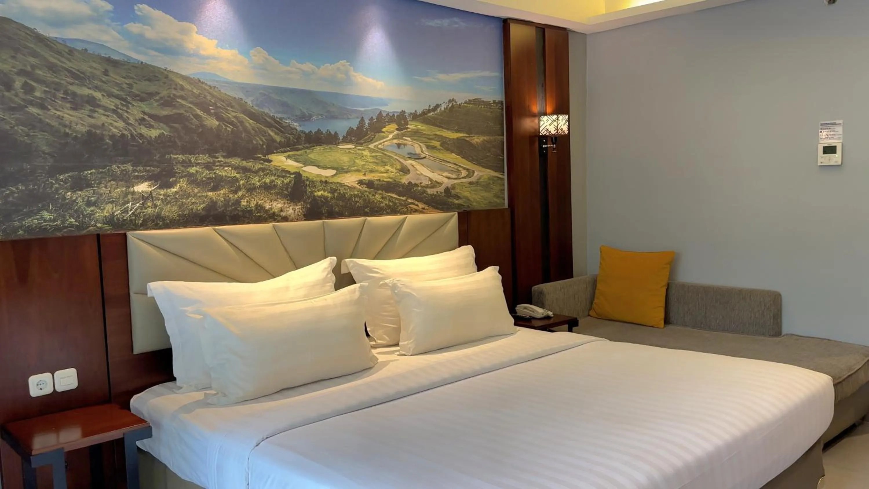 Bedroom, Bed in d'primahotel Kualanamu Airport Medan