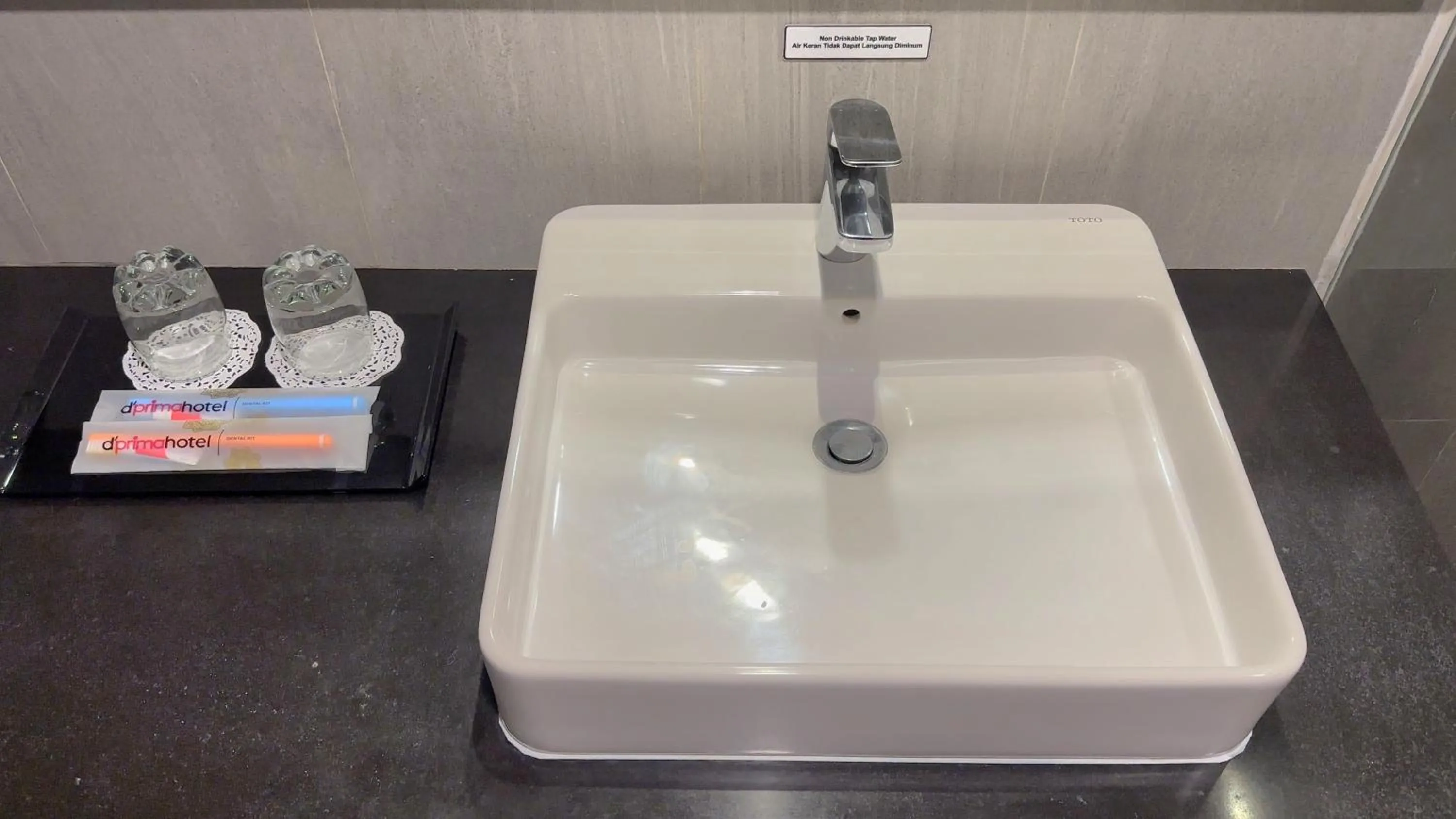 Bathroom in d'primahotel Kualanamu Airport Medan