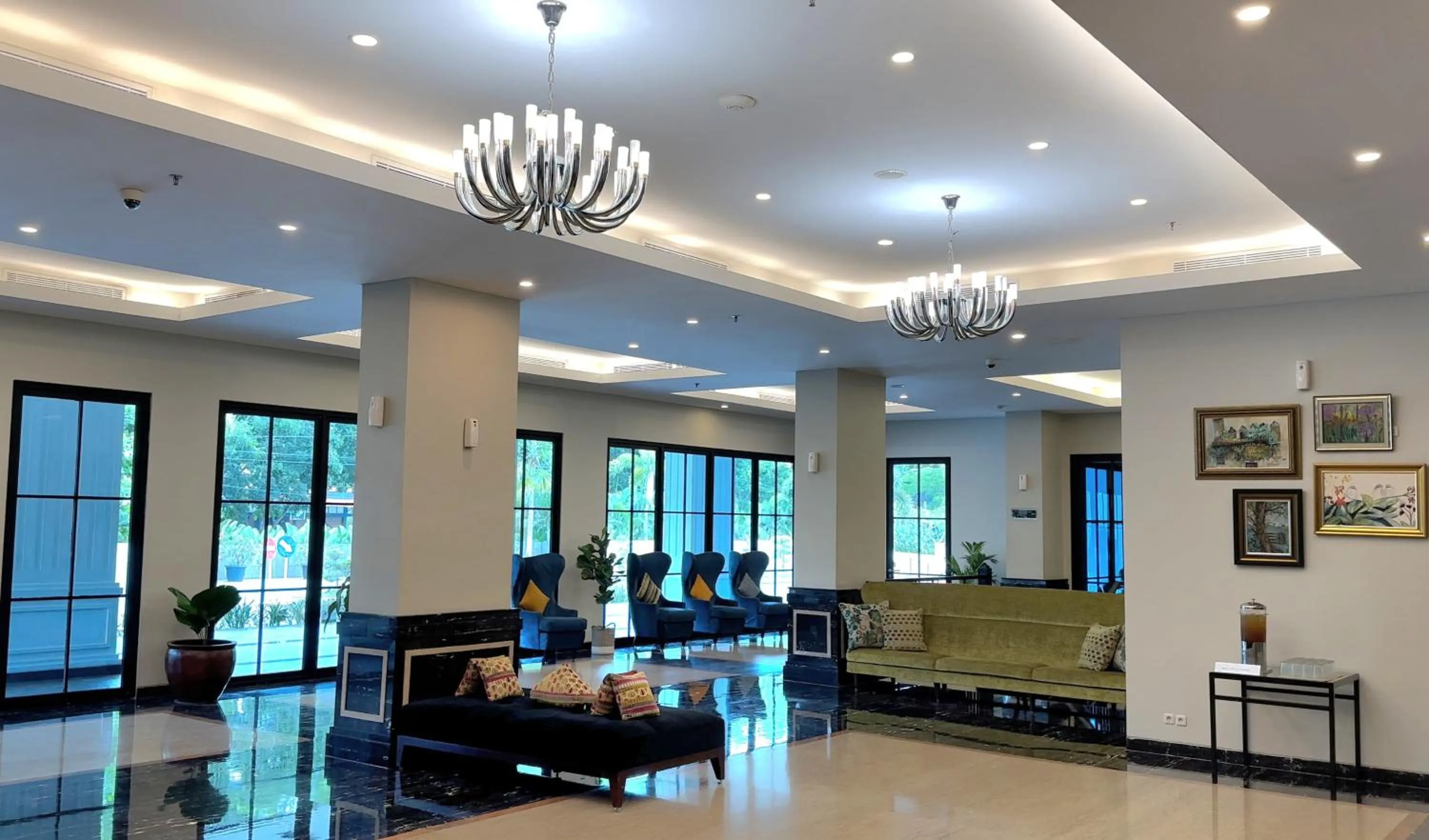 Seating area in d'primahotel Kualanamu Airport Medan