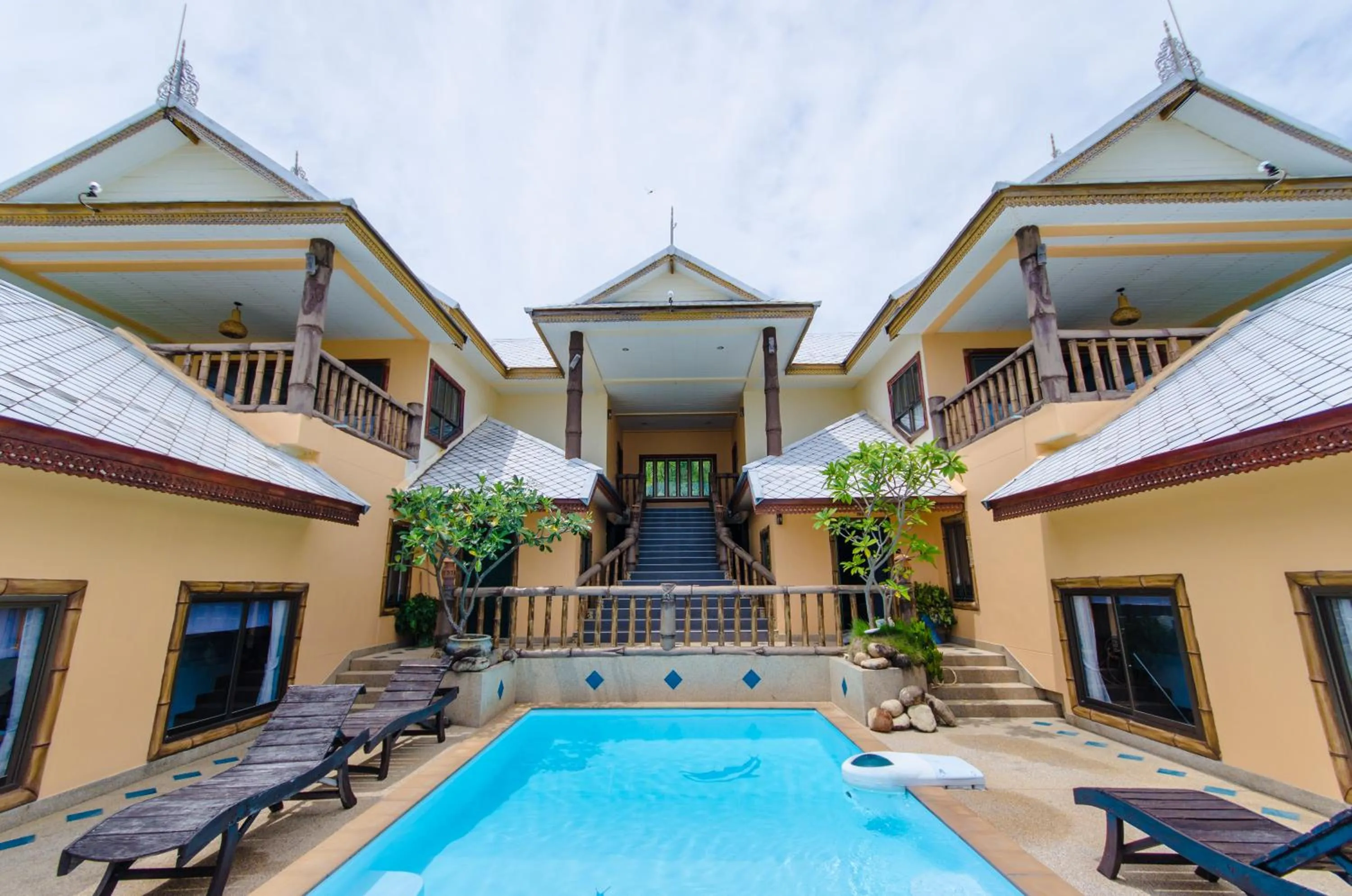 Property building in Haadson Resort & Koh Raham