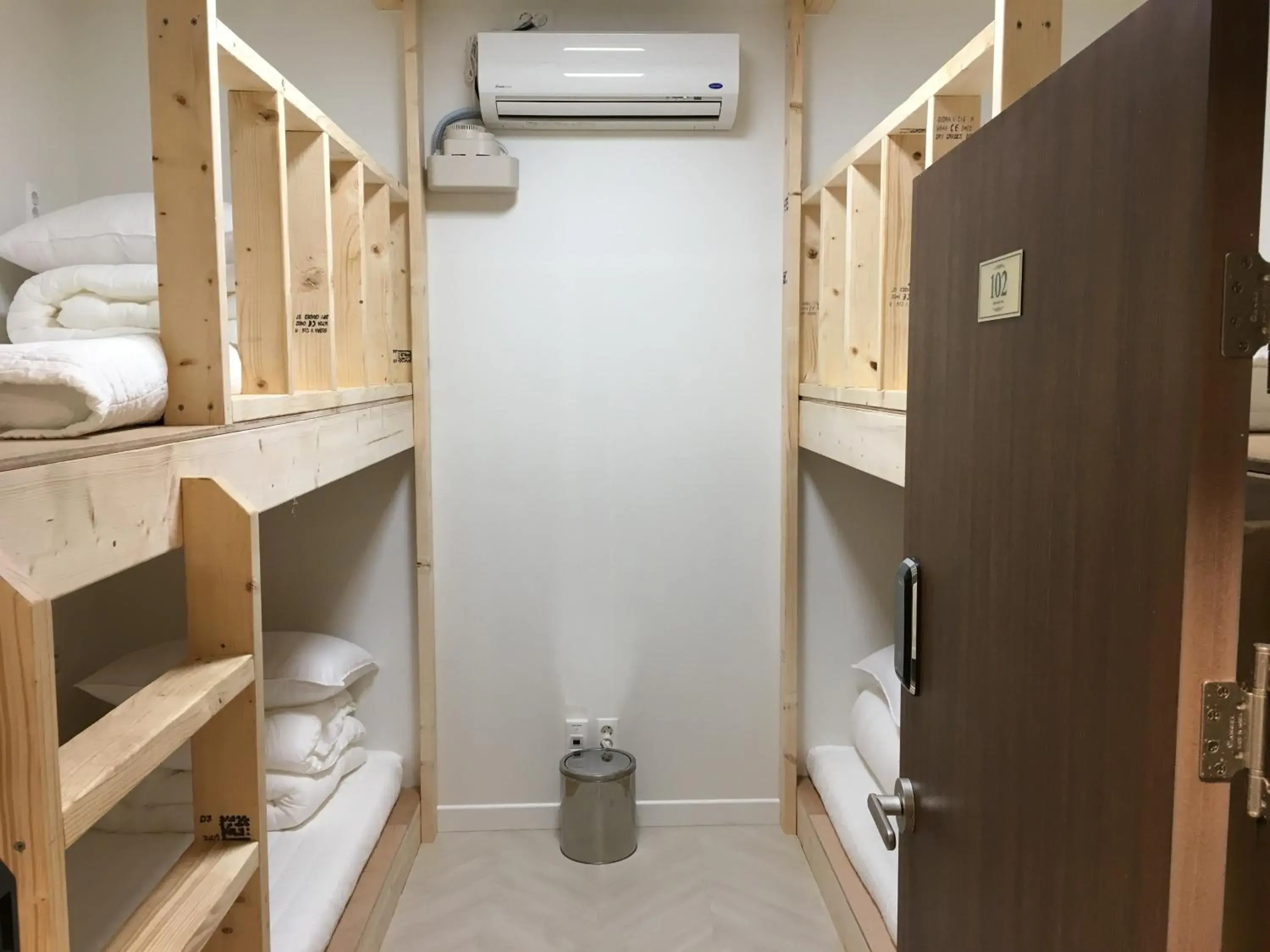 Bed in 4-Bed Male Dormitory Room in Hwadam Inn Bed in 4-Bed Male Dormitory Room in Hwadam Inn