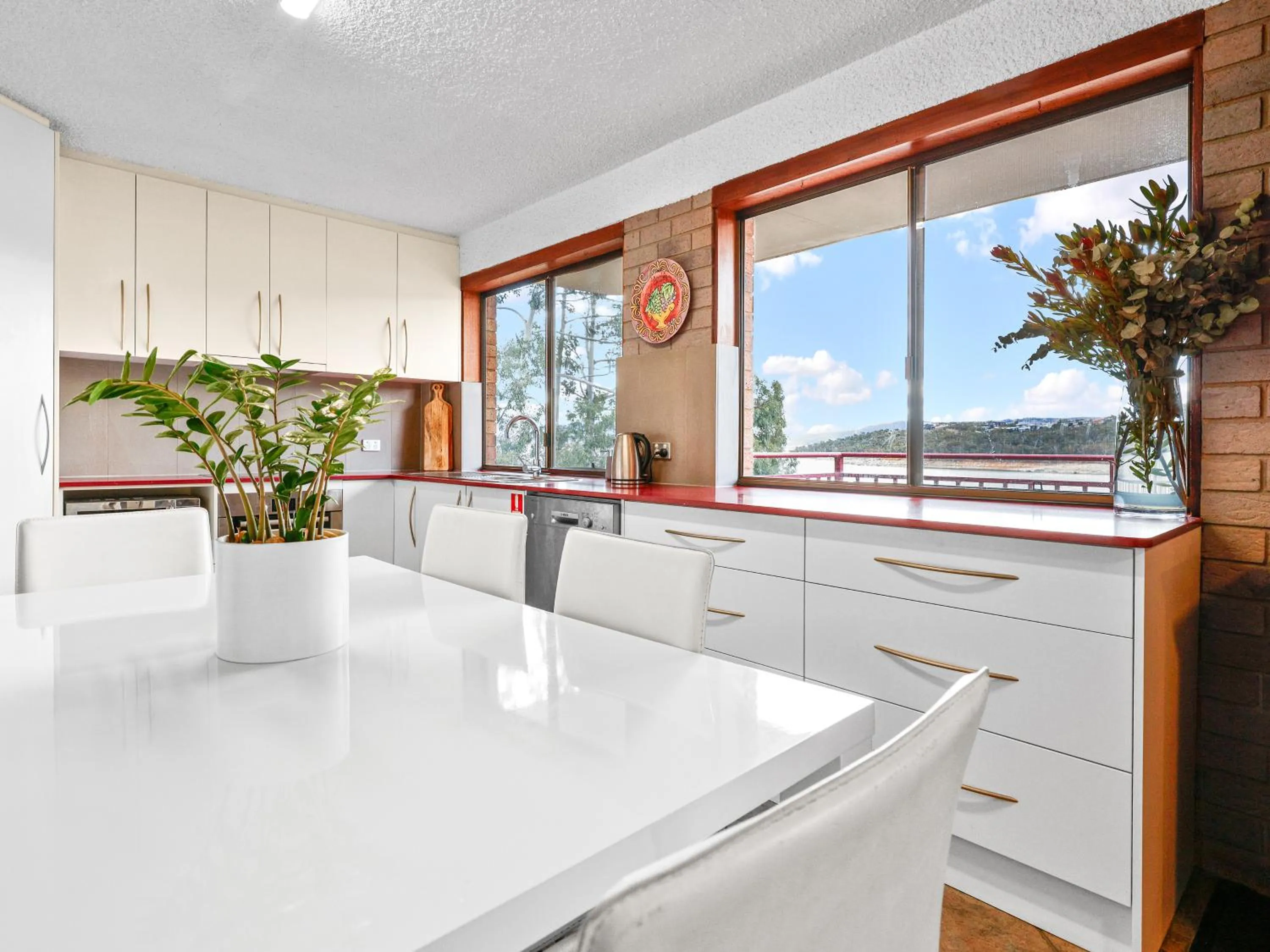 kitchen in Pontis Lodge Waterfront Apartment