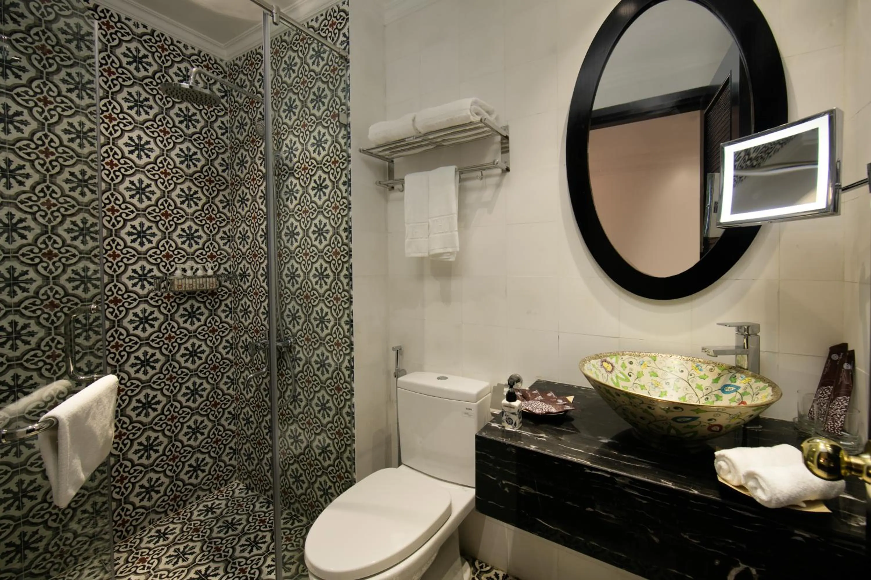 Shower in Hanoi Center Silk Premium Hotel & Spa & Travel