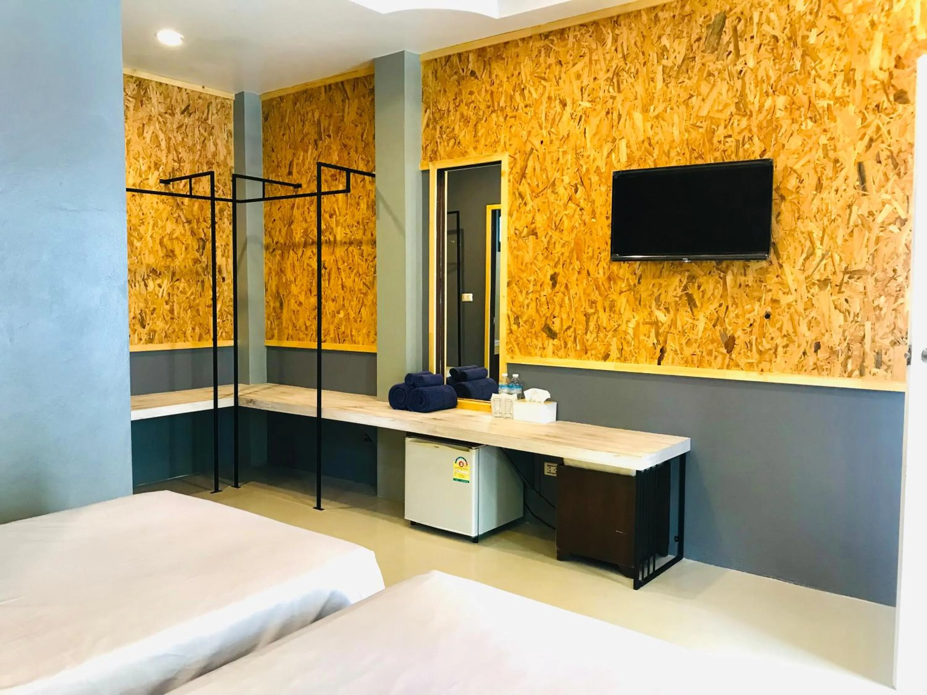 Bed in See Through Resort Haad Yao