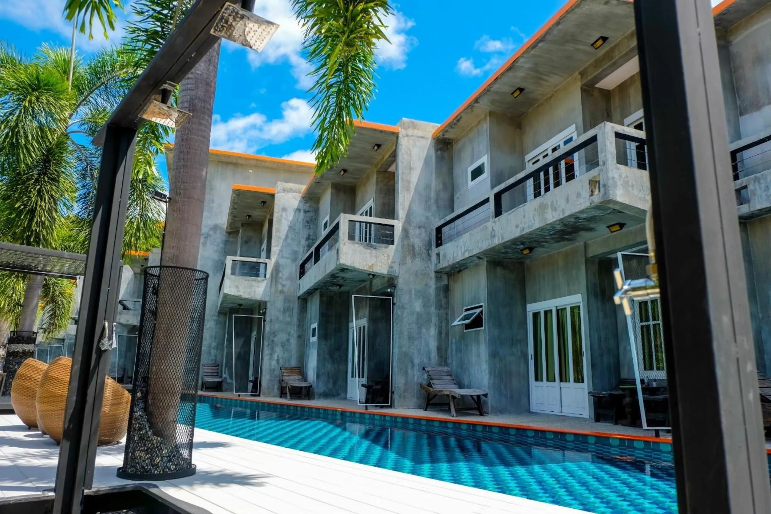 Swimming pool in See Through Resort Haad Yao