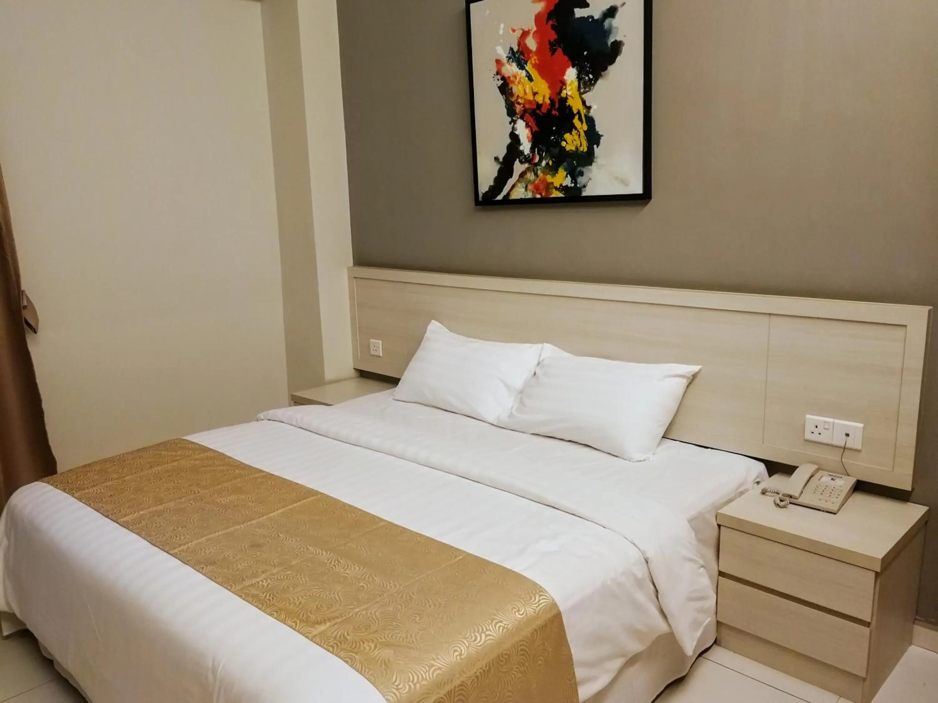 Bedroom, Bed in Aurora Hotel