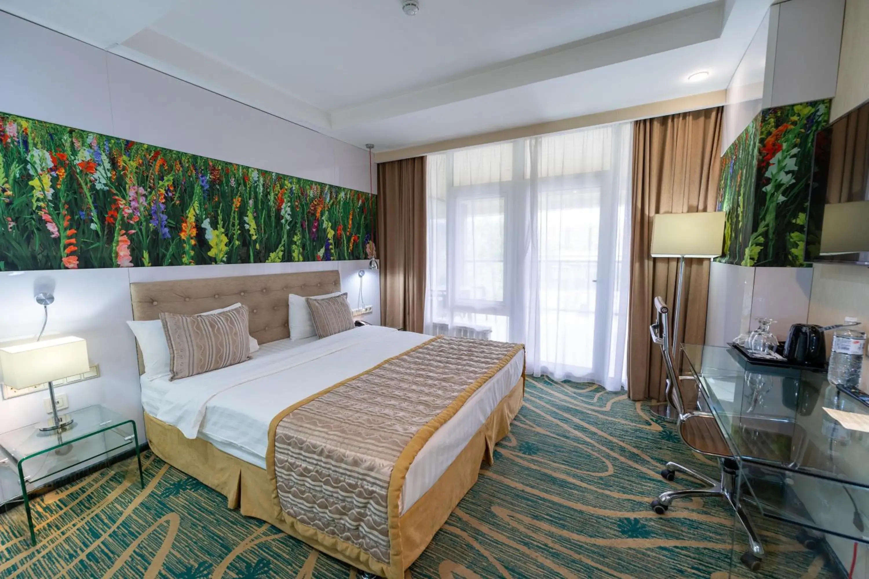 Deluxe Double Room with Balcony in Hotel Kazzhol Almaty Deluxe Double Room with Balcony in Hotel Kazzhol Almaty