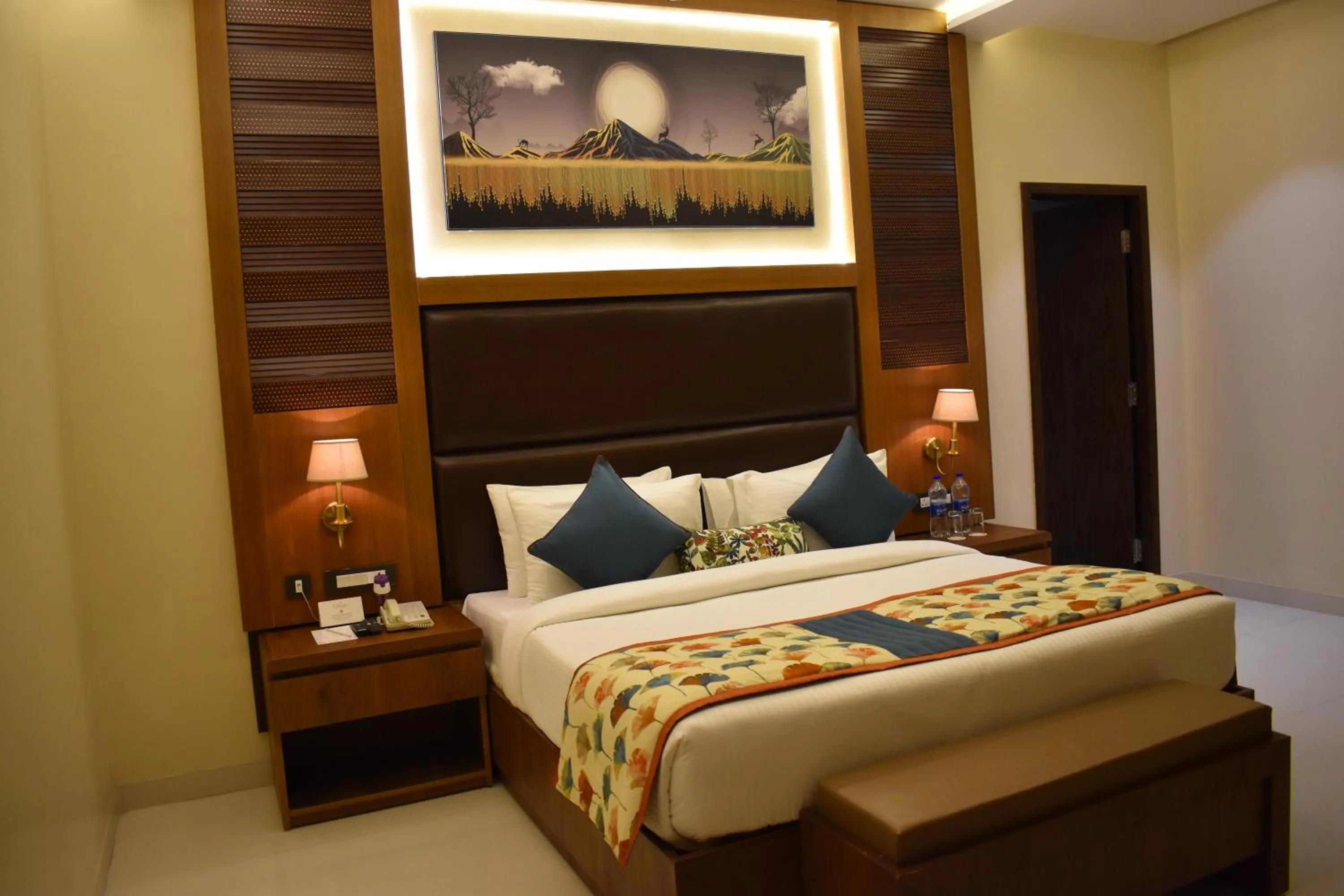 Bedroom, Bed in Sun Hotel and Resort, Mount Abu