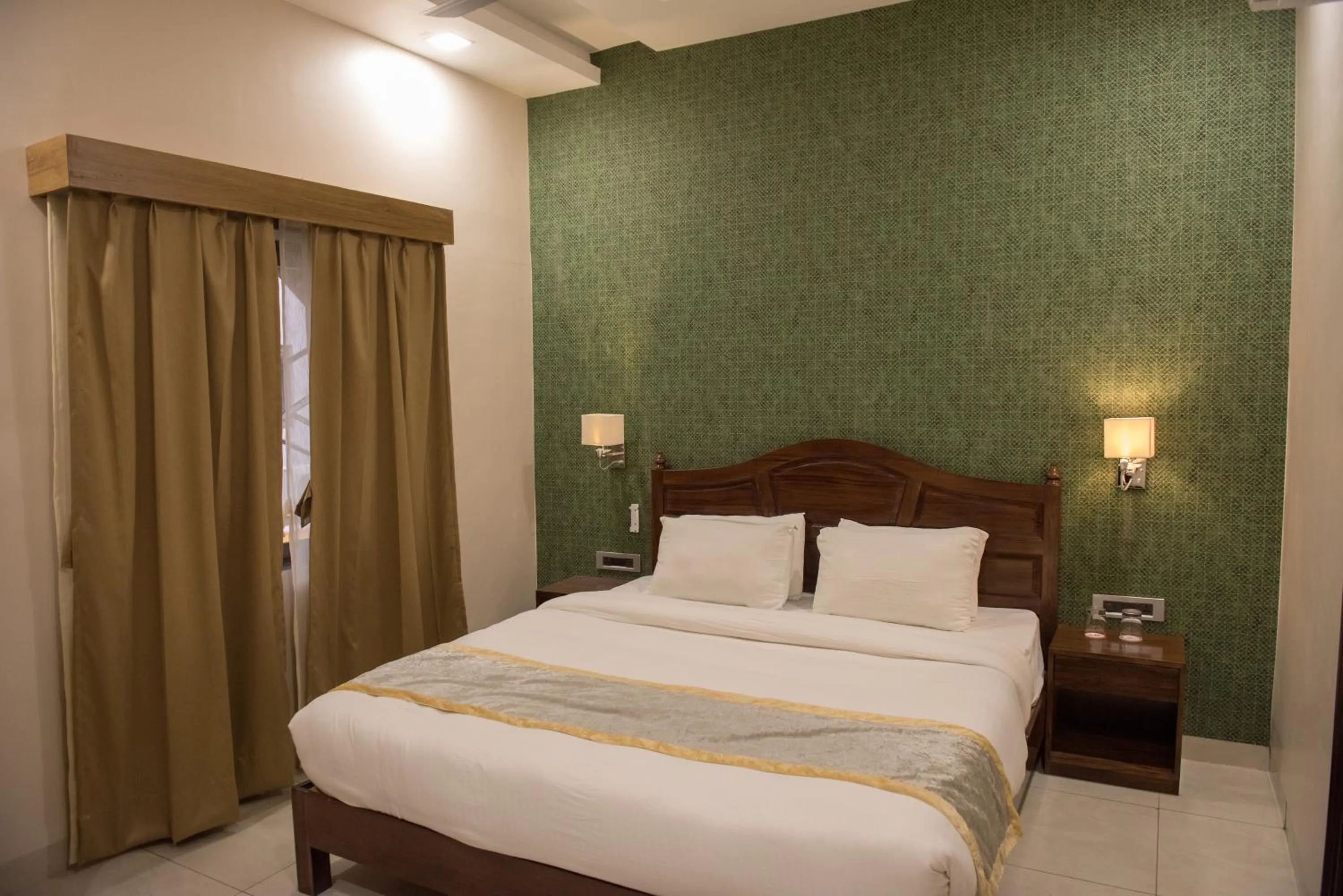 Bed in Sun Hotel and Resort, Mount Abu