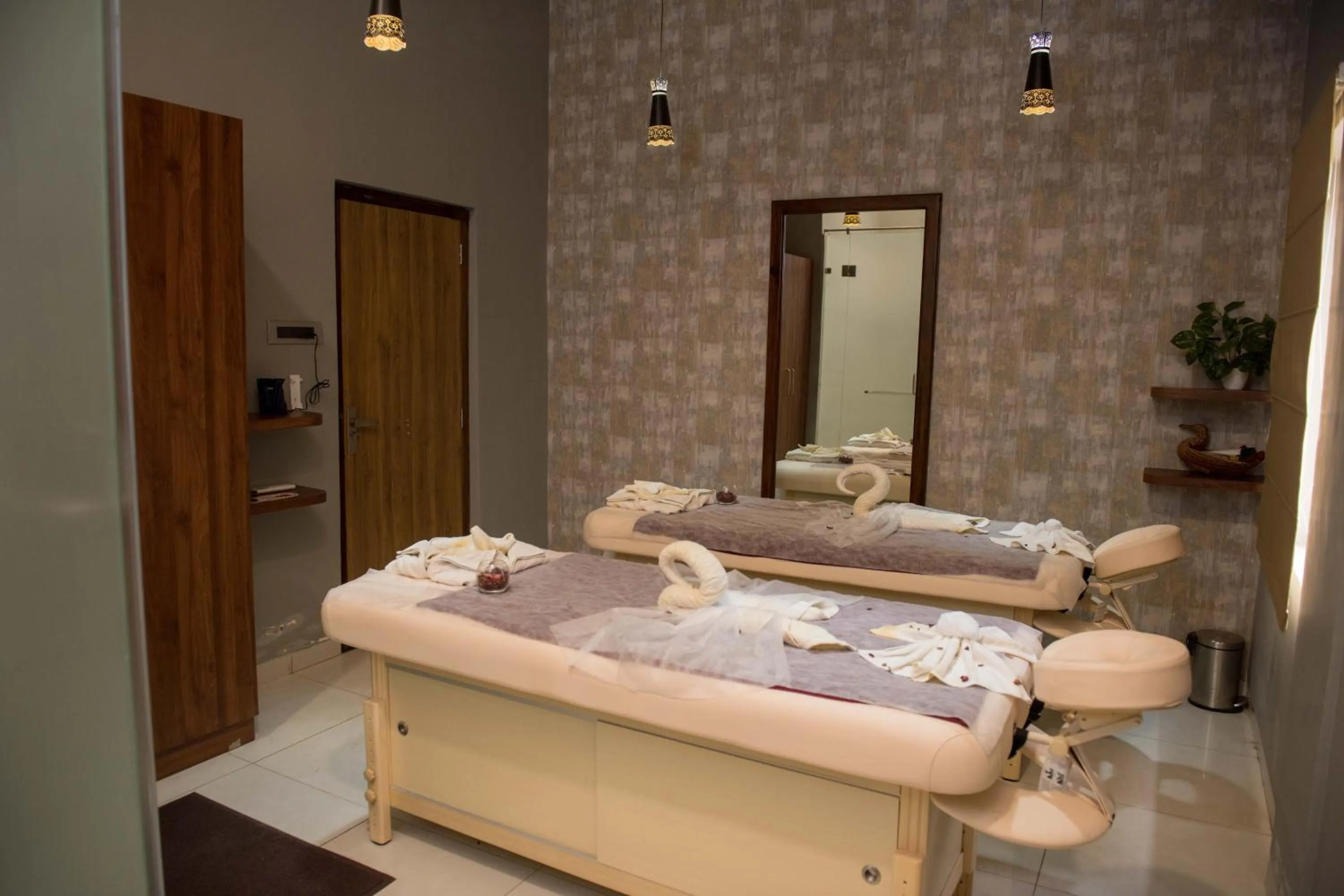 Spa and wellness centre/facilities in Sun Hotel and Resort, Mount Abu