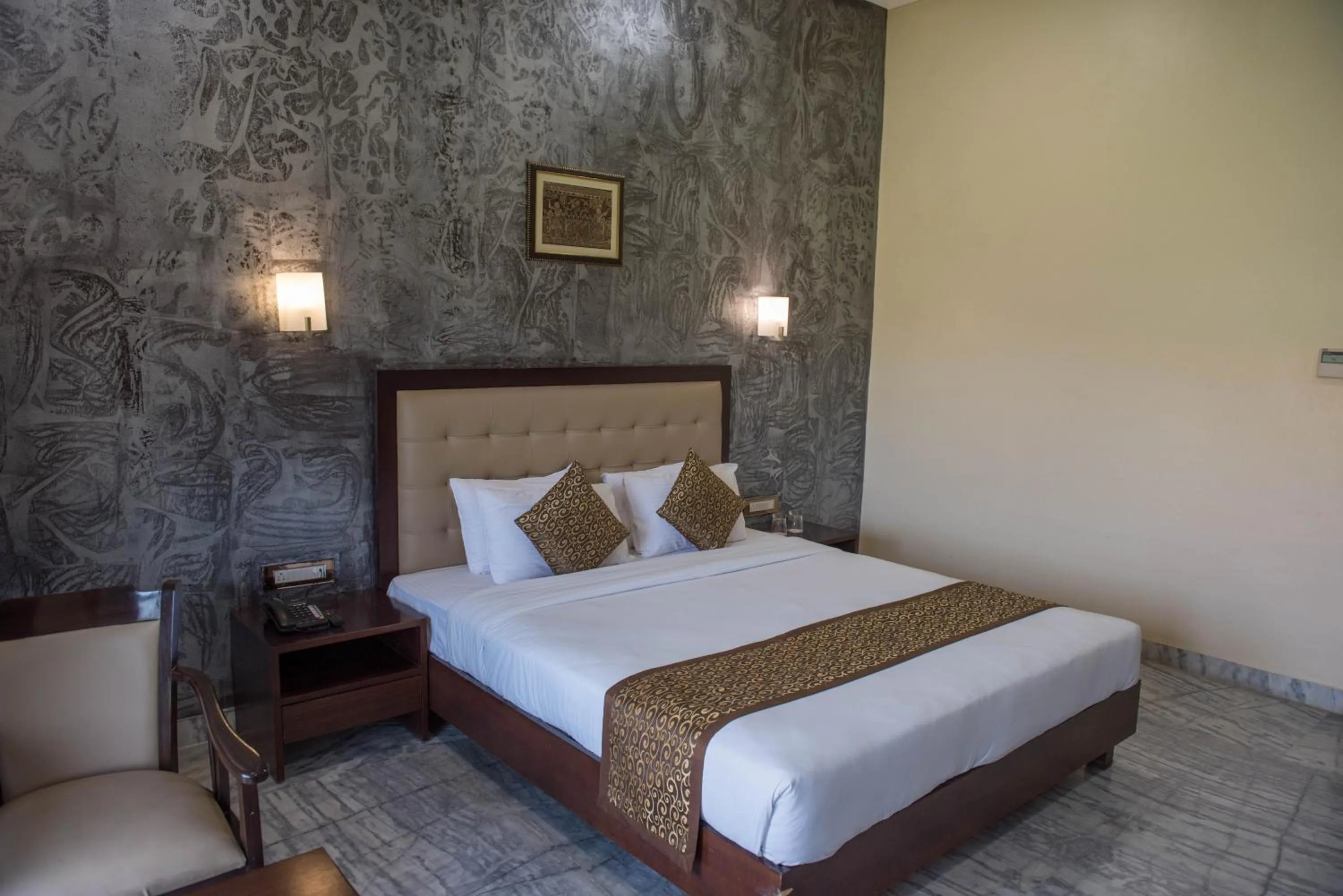 Bed in Sun Hotel and Resort, Mount Abu