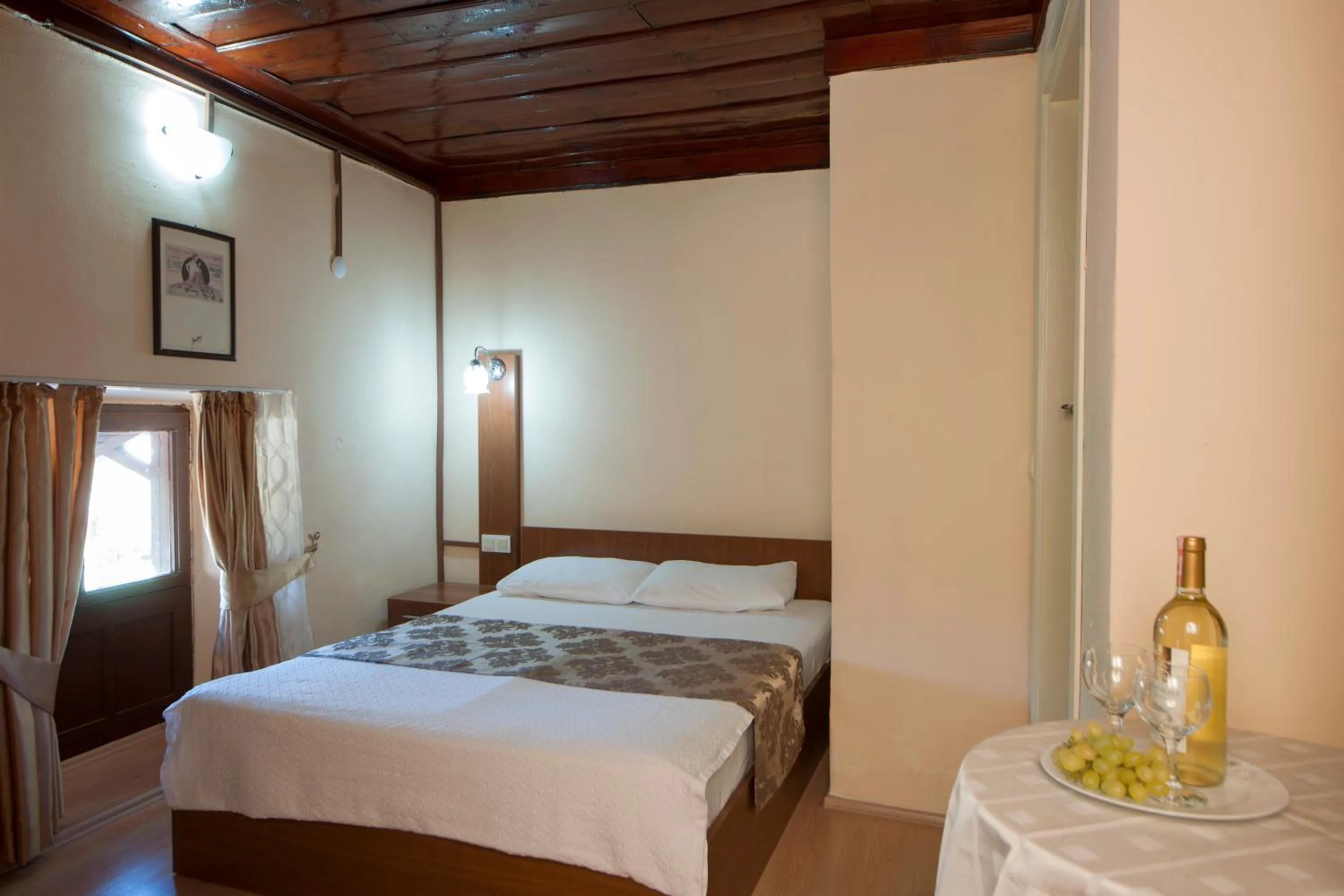 Photo of the whole room, Bed in Konak Hotel Kaleiçi