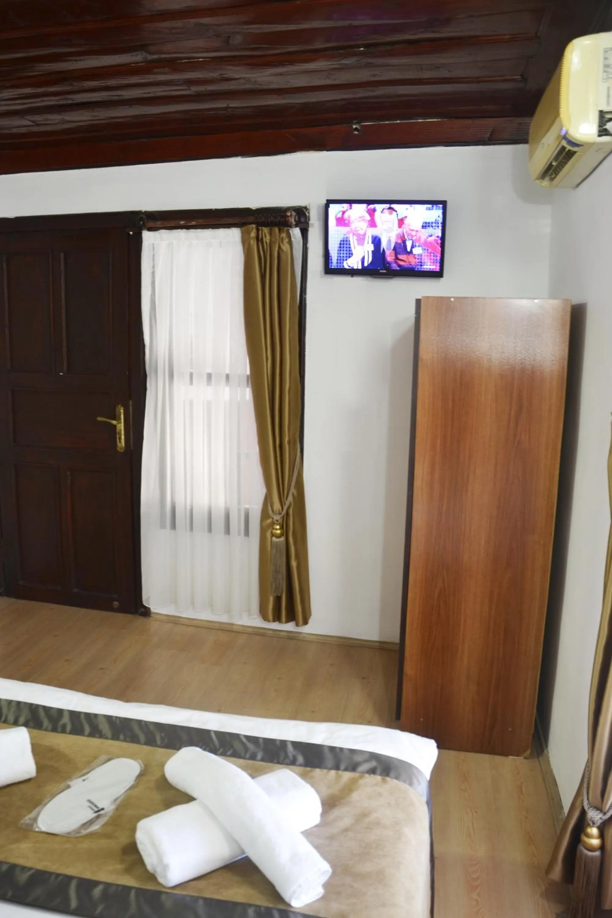 TV and multimedia, Bed in Konak Hotel Kaleiçi