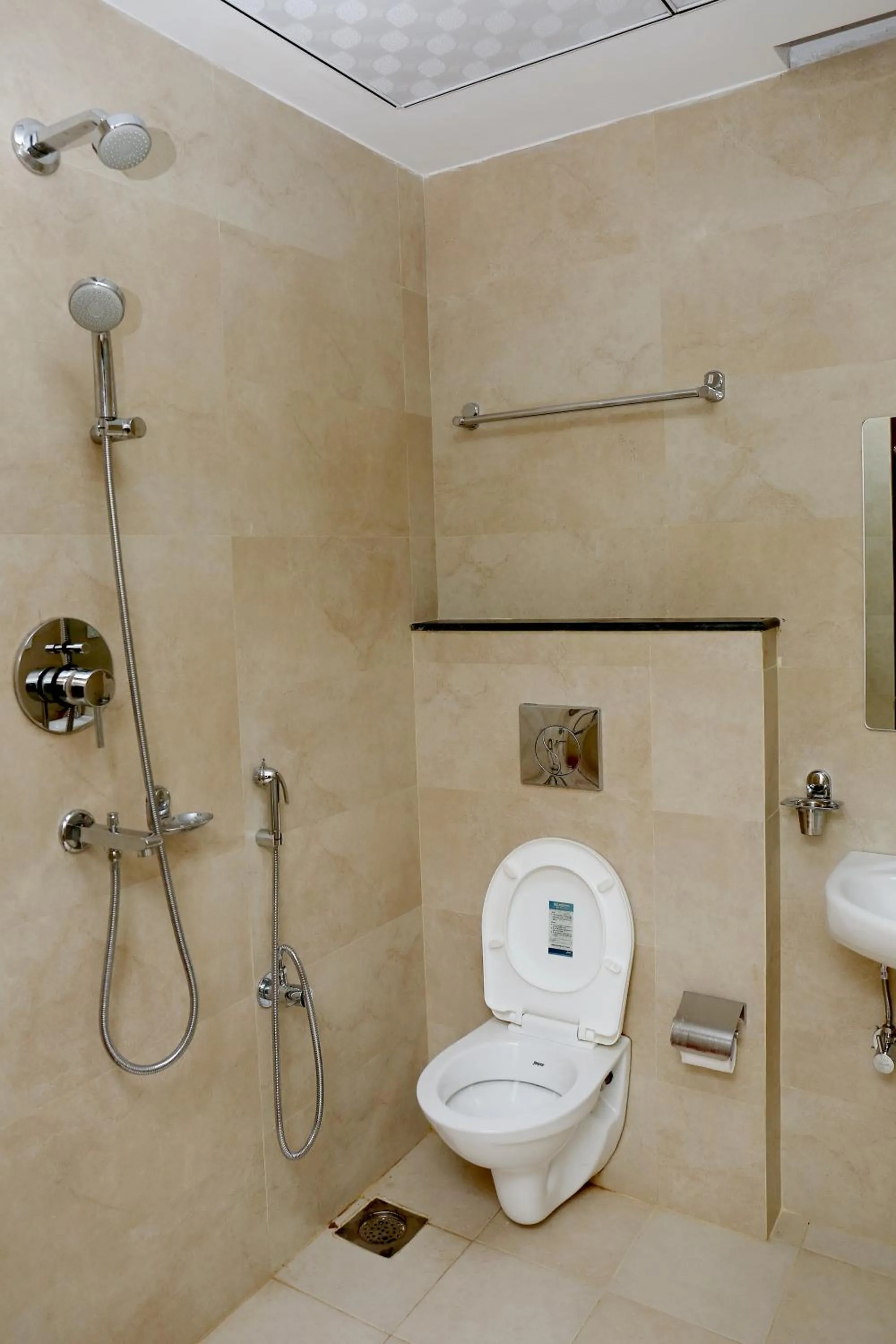 Public Bath in Hotel Kathmandu Inn