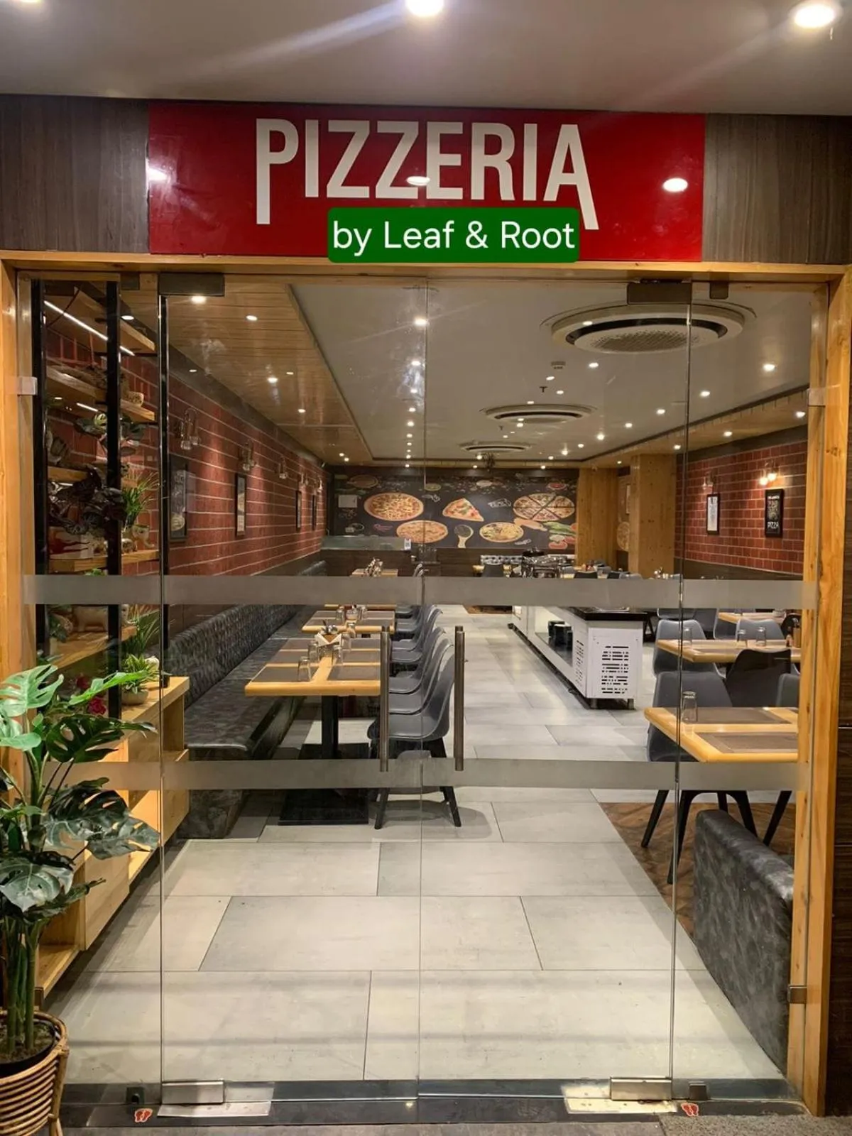 Restaurant/places to eat in Hotel Virgo Sumeru