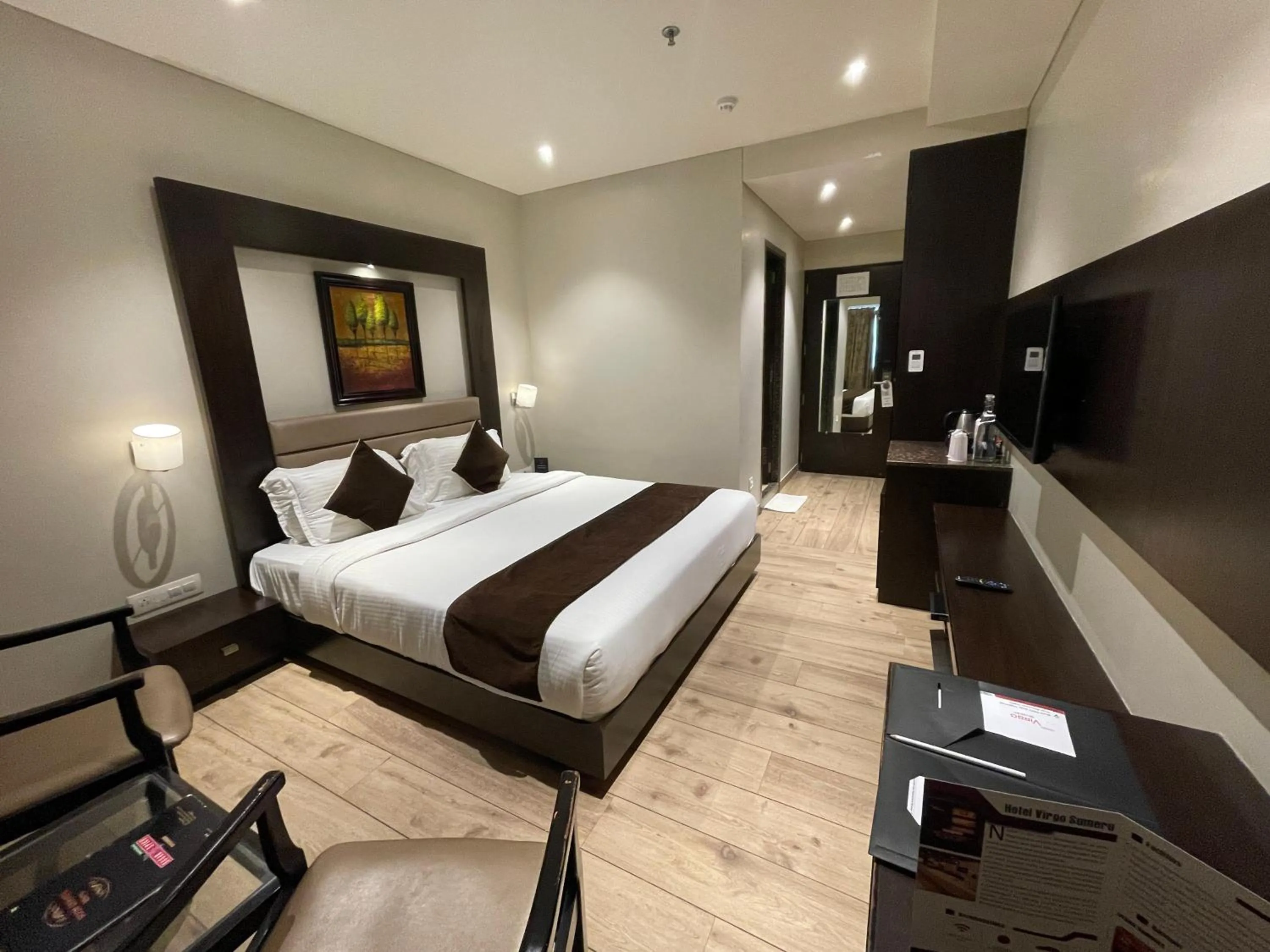 Bedroom, Bed in Hotel Virgo Sumeru