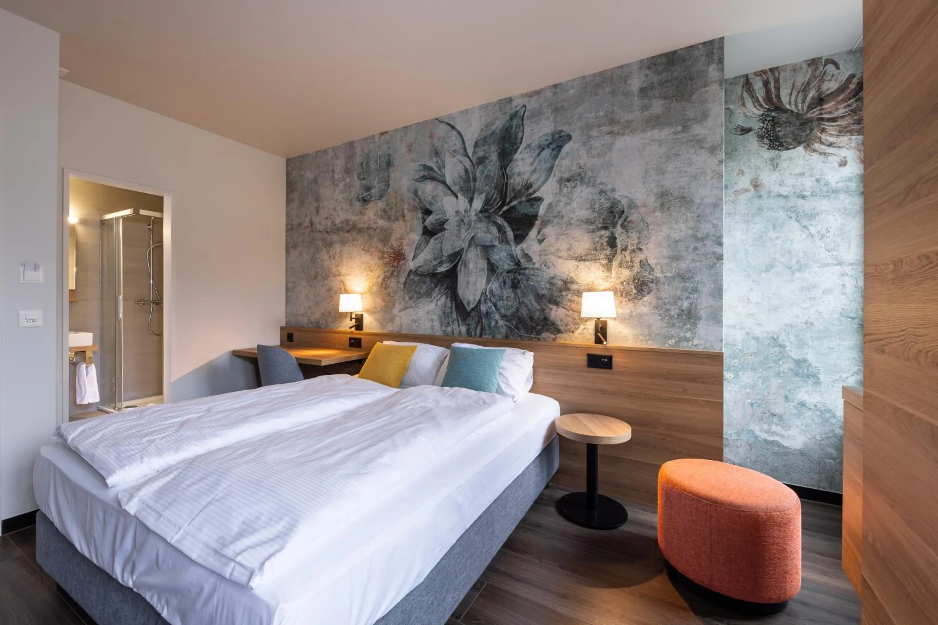 Photo of the whole room, Bed in Hotel Loge