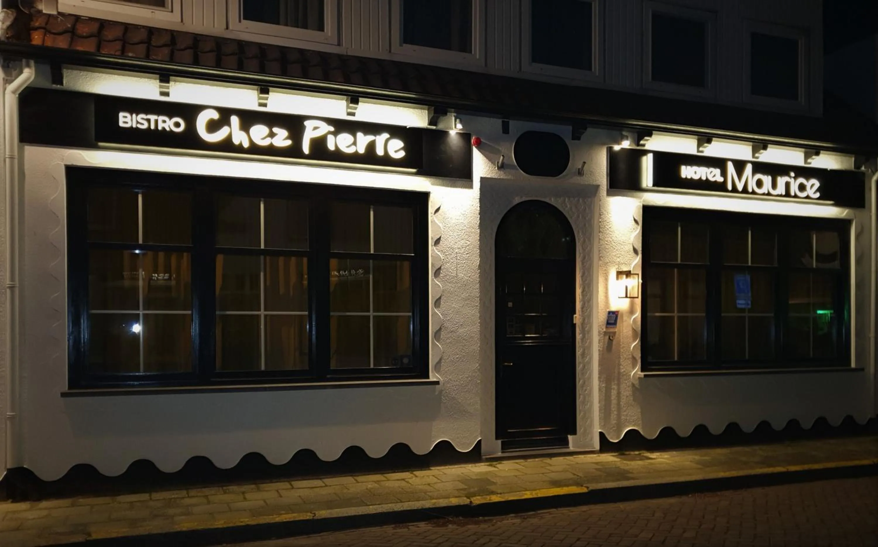 Property building in Hotel Maurice