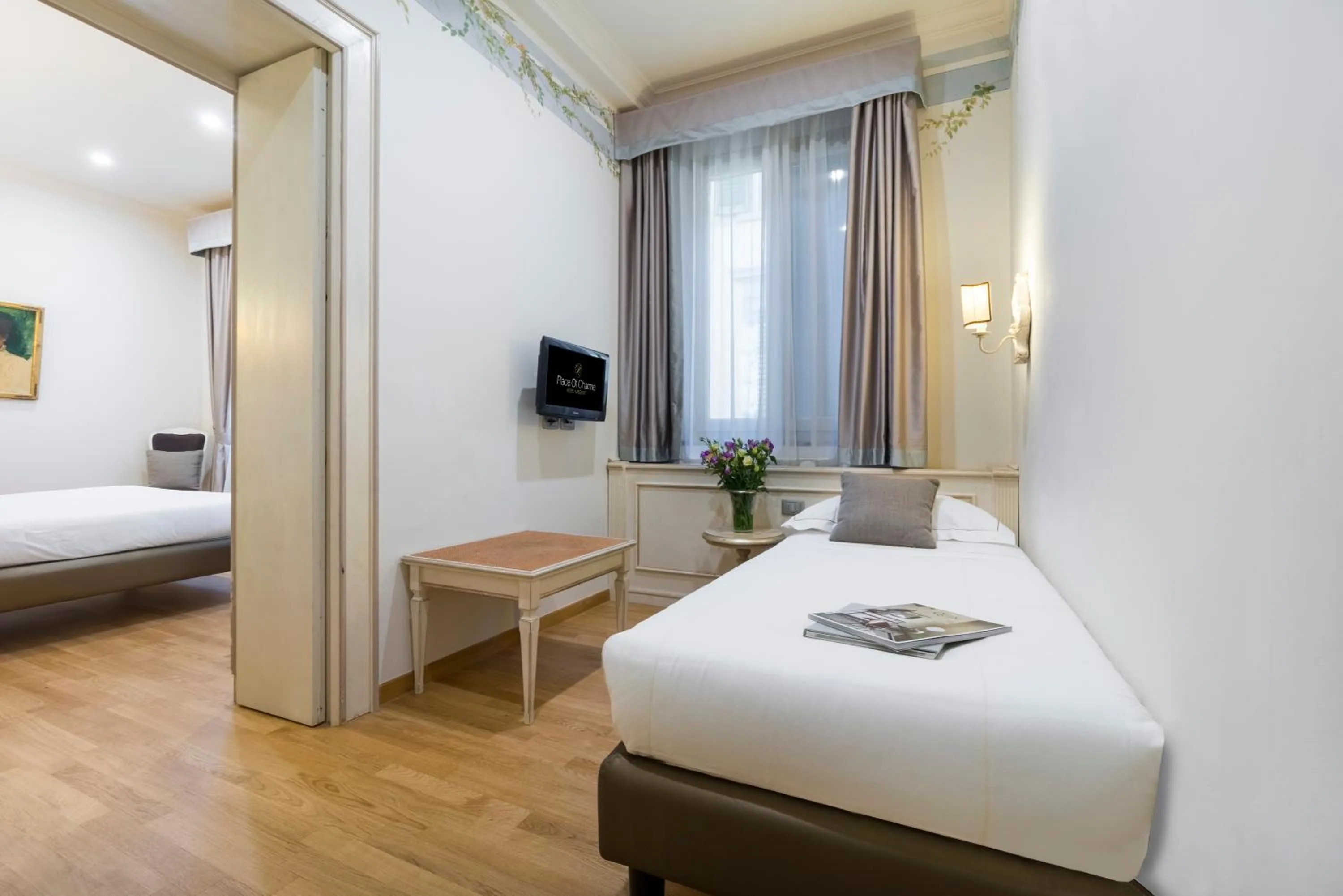 TV and multimedia, Bed in Hotel Art Atelier - Place of Charme