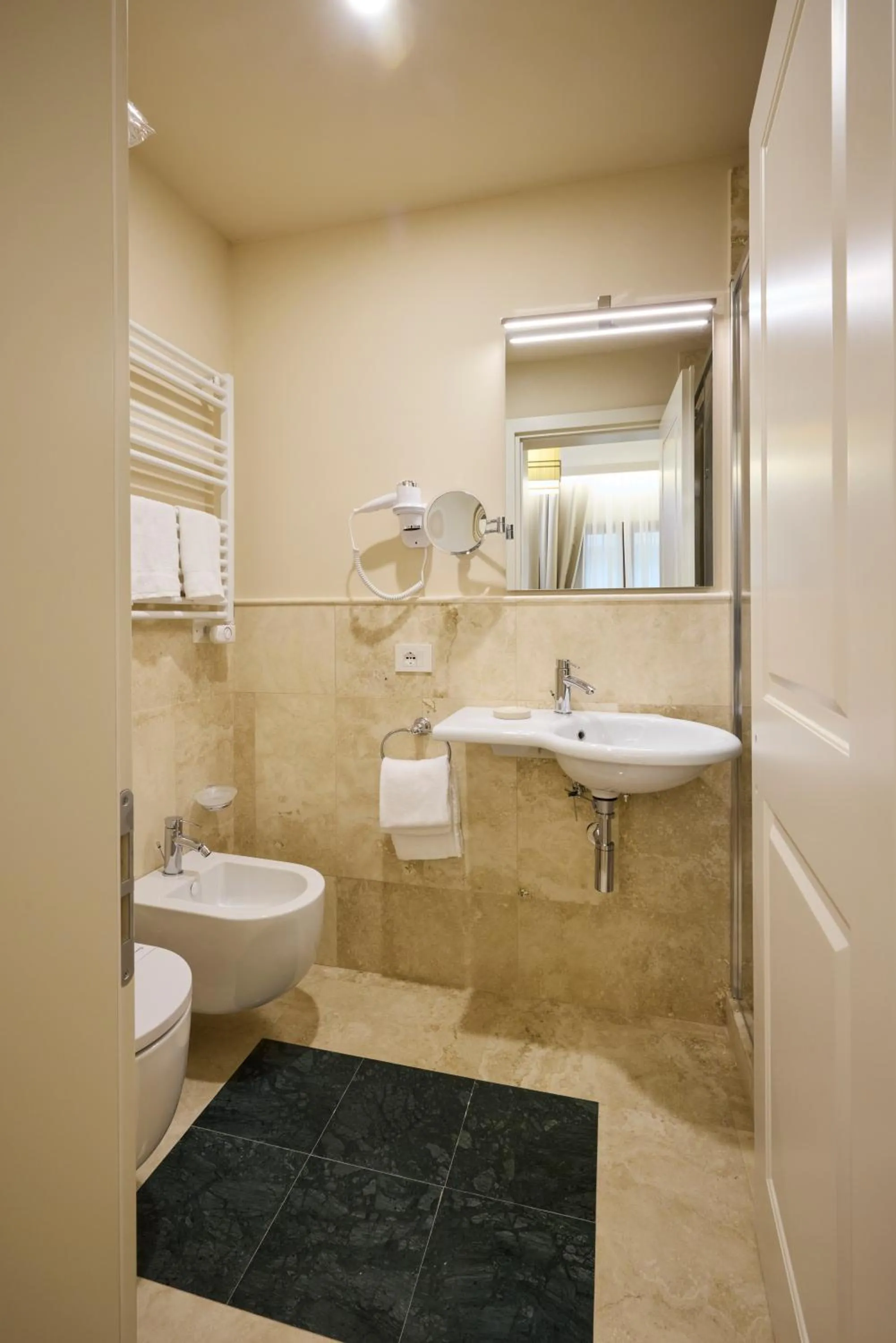 Shower in Hotel Art Atelier - Place of Charme