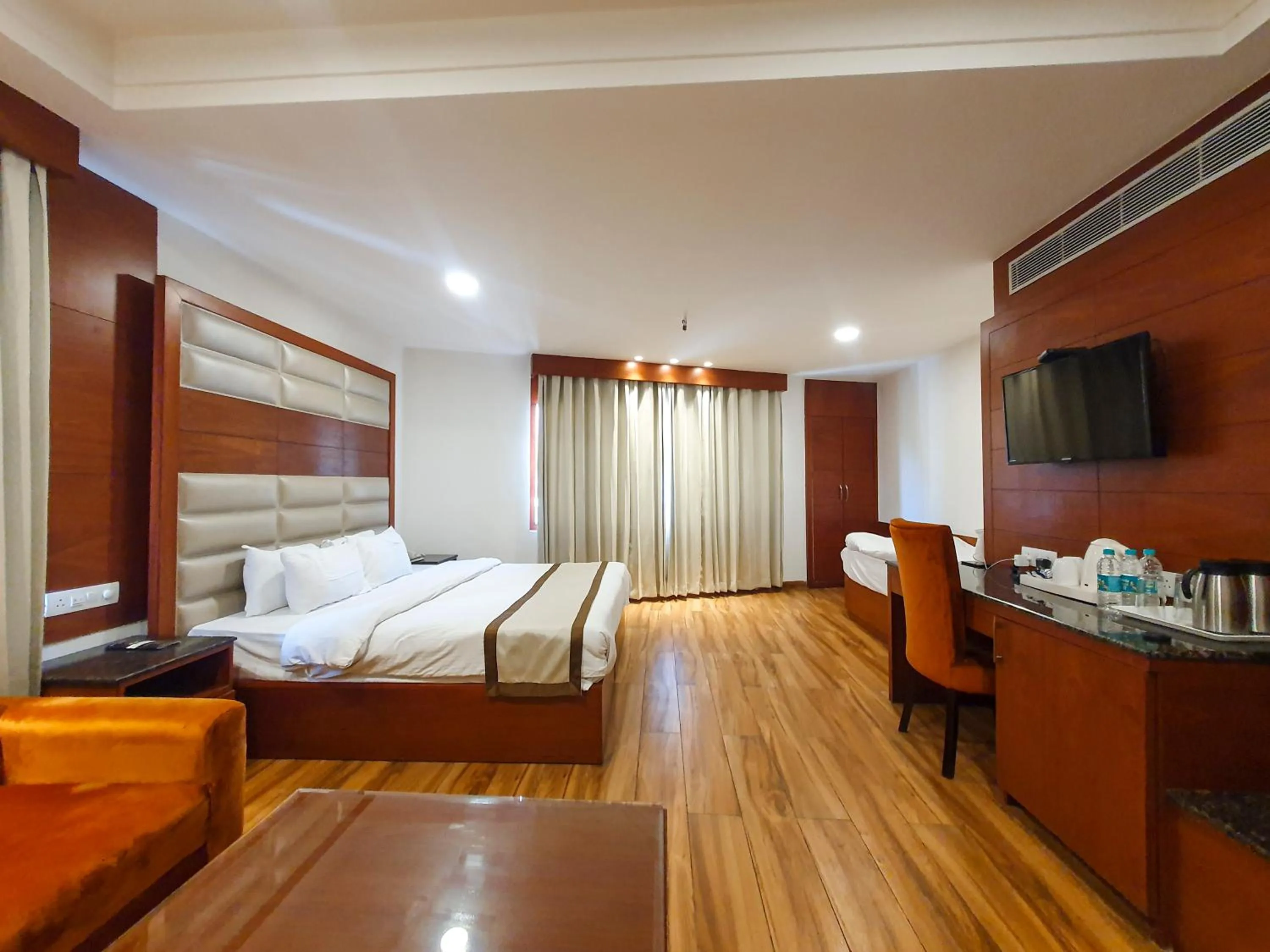 Living room, Bed in Cardinal Ambica